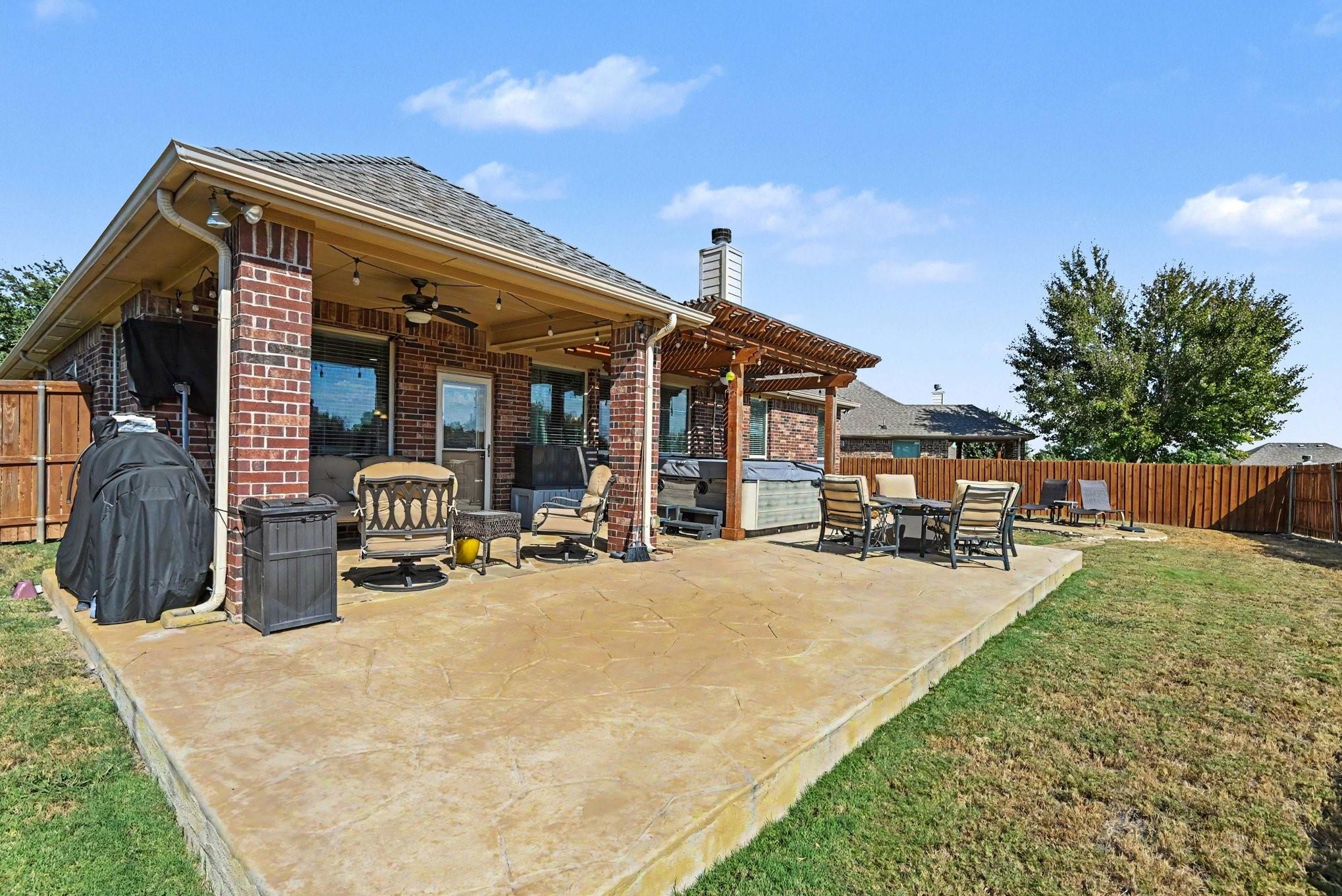 main property photo 13