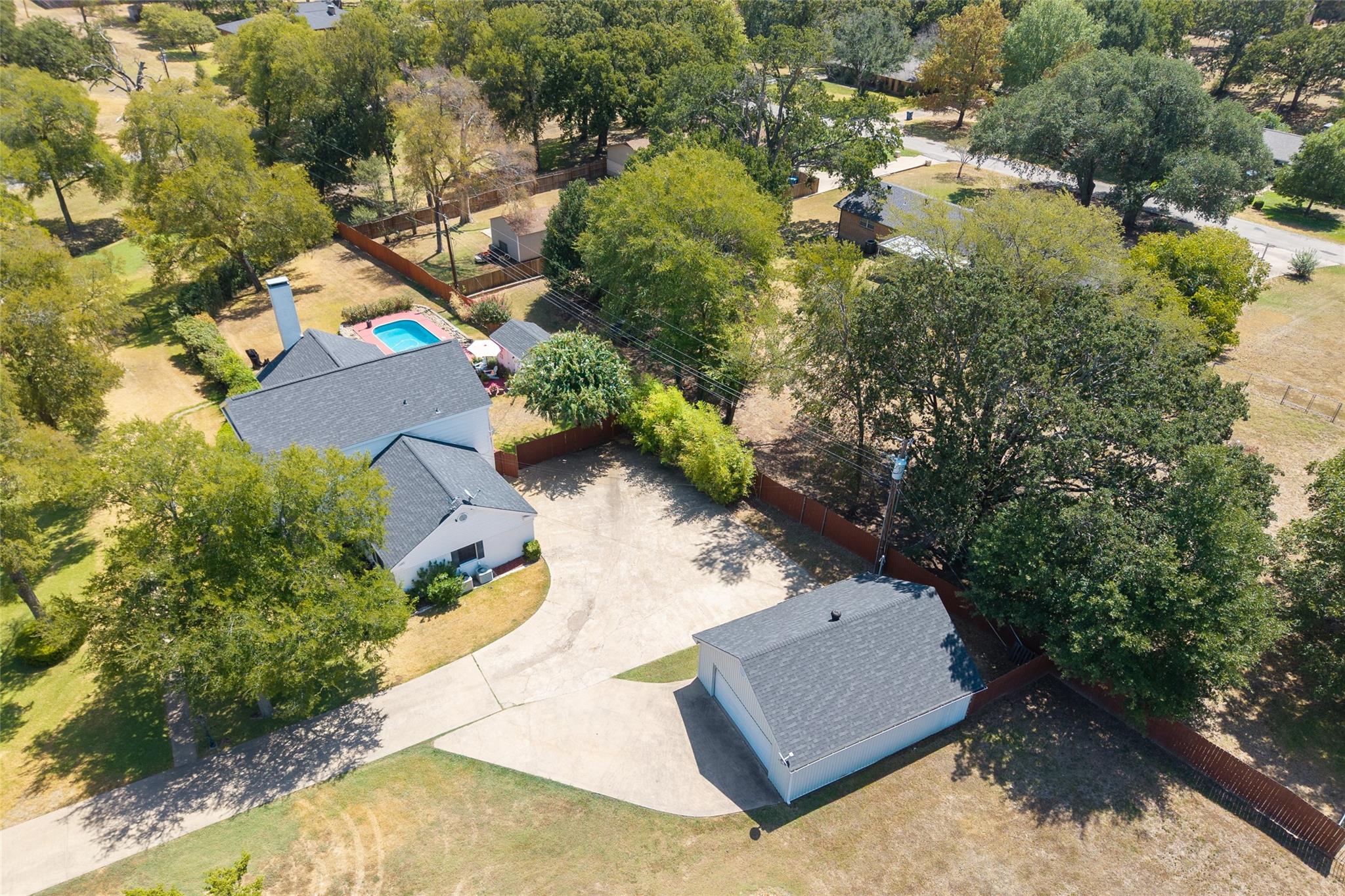 main property photo 32
