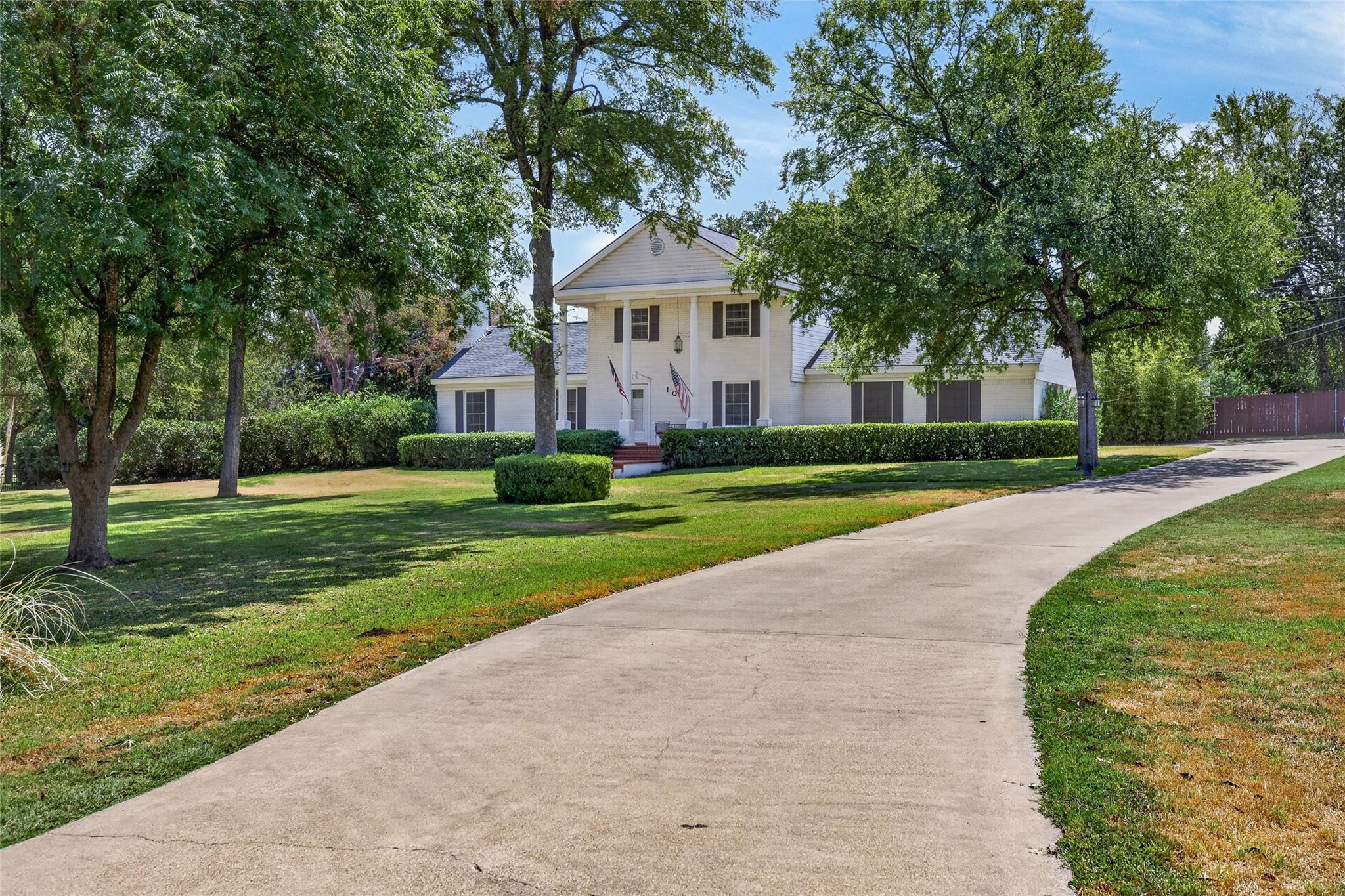 main property photo 33