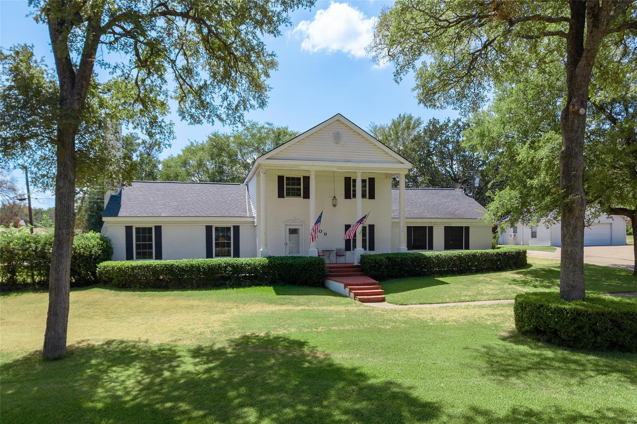 main property photo 36