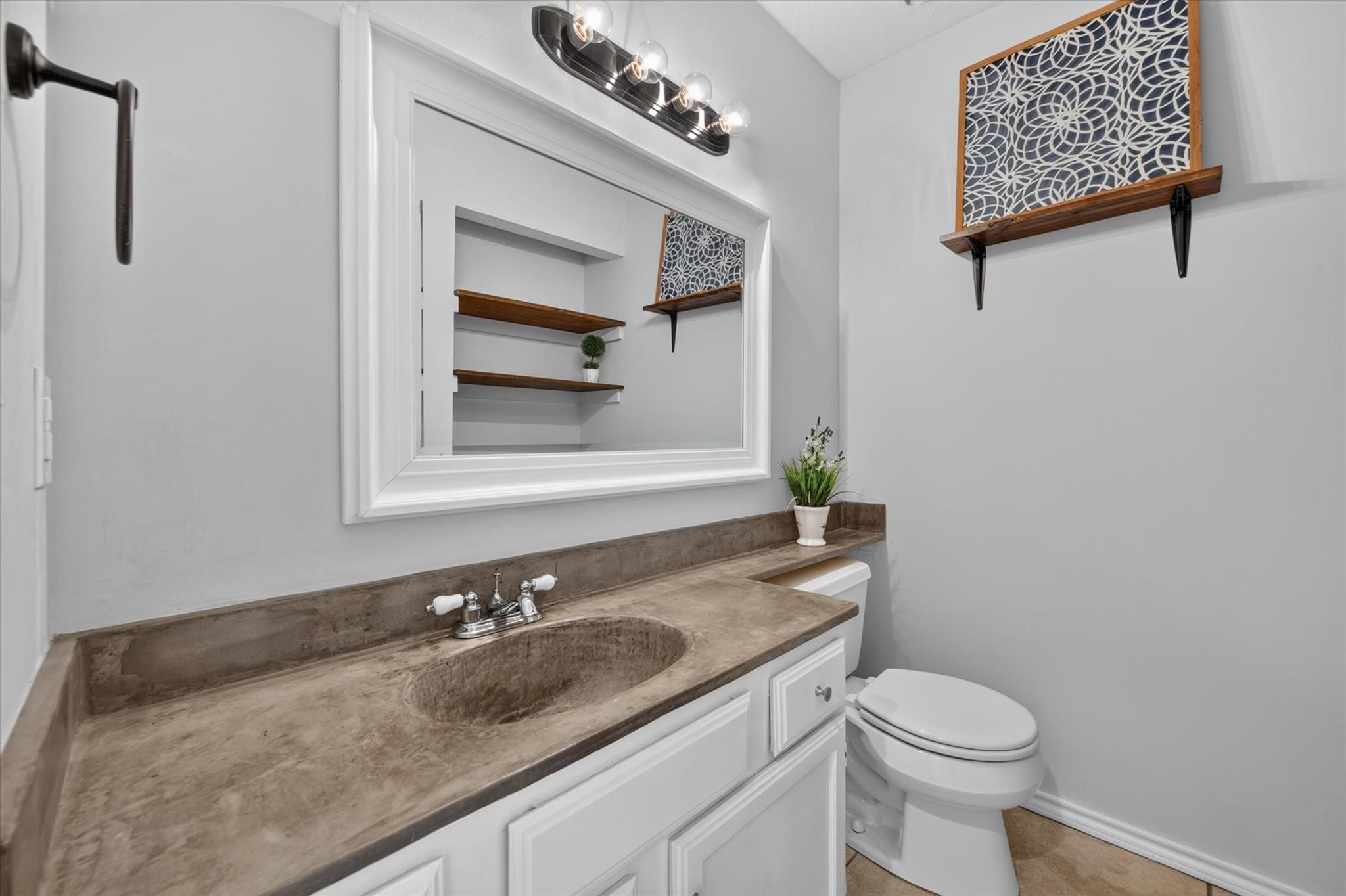 main property photo 12