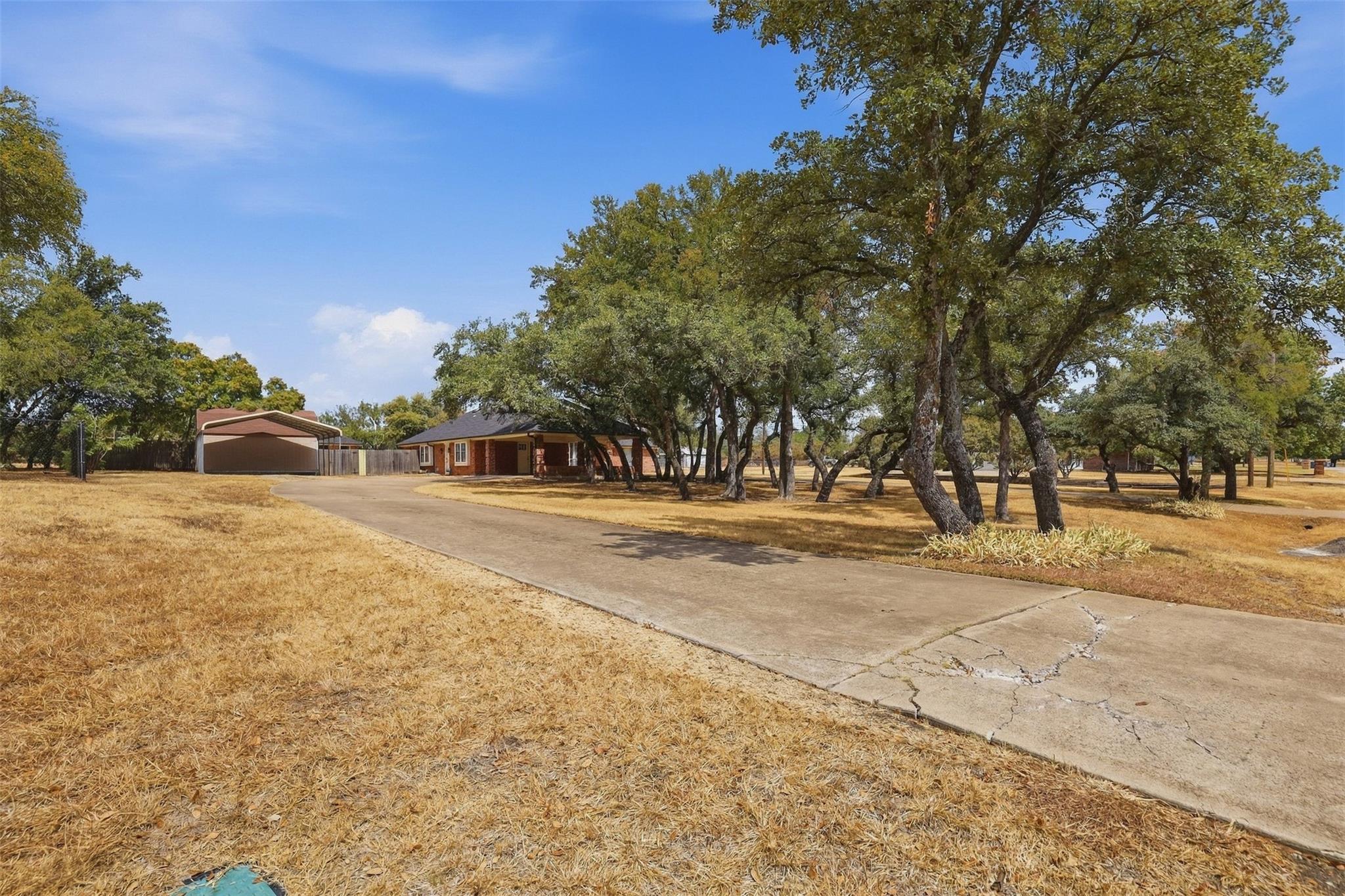 main property photo 27