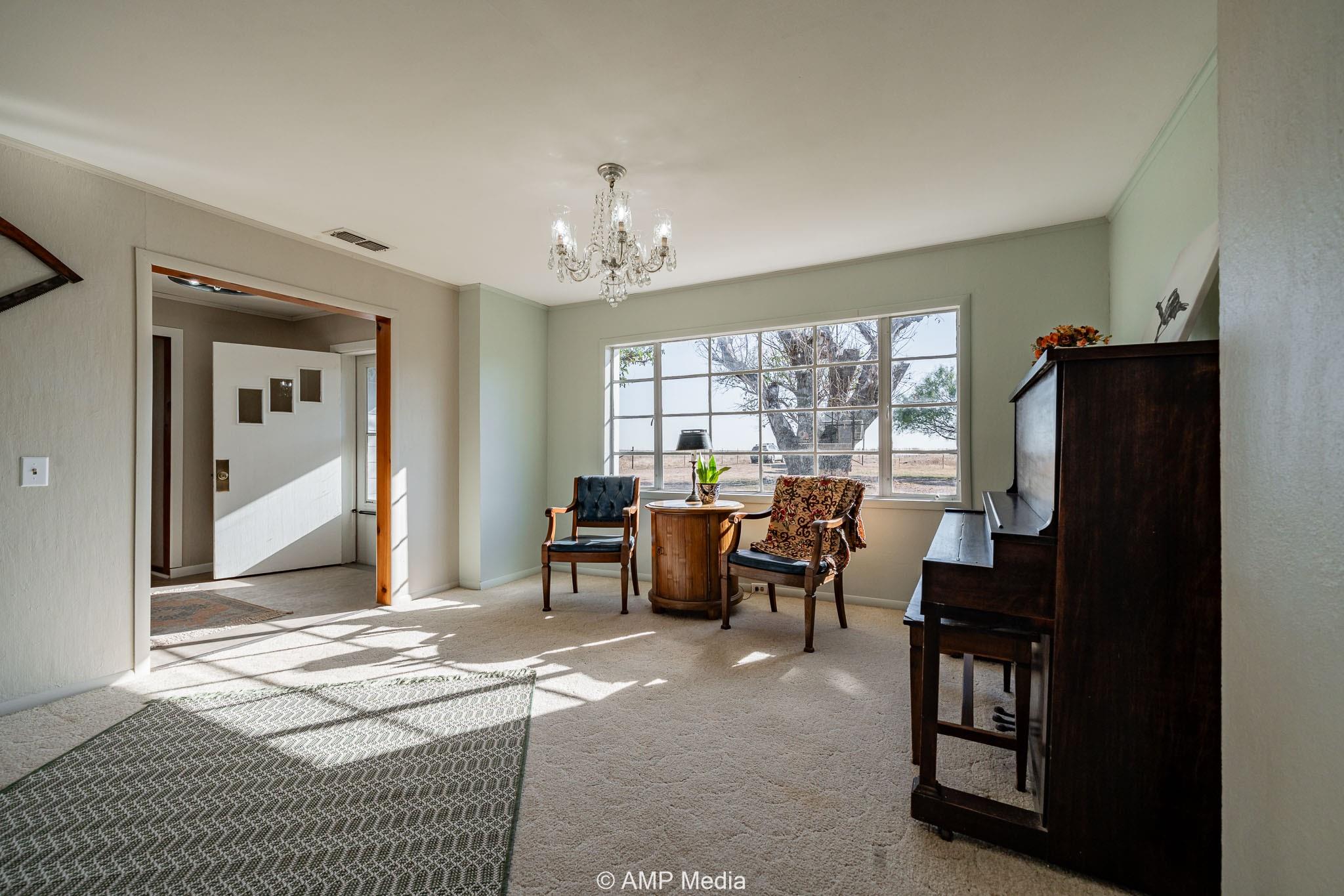 main property photo 4