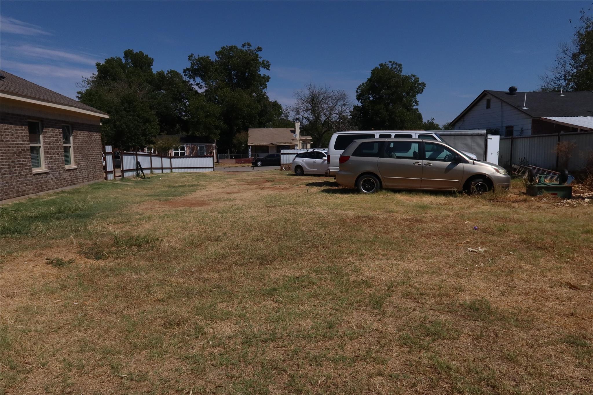 main property photo 25