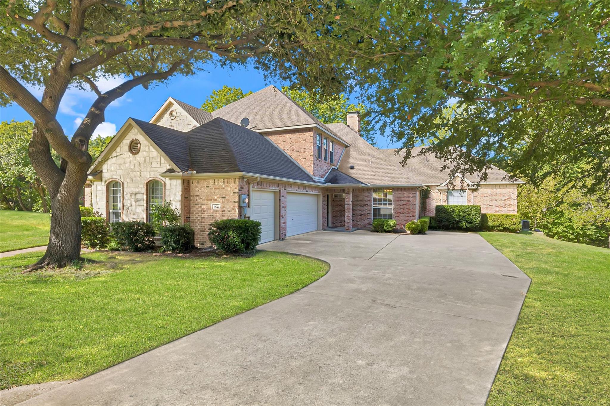 main property photo 34