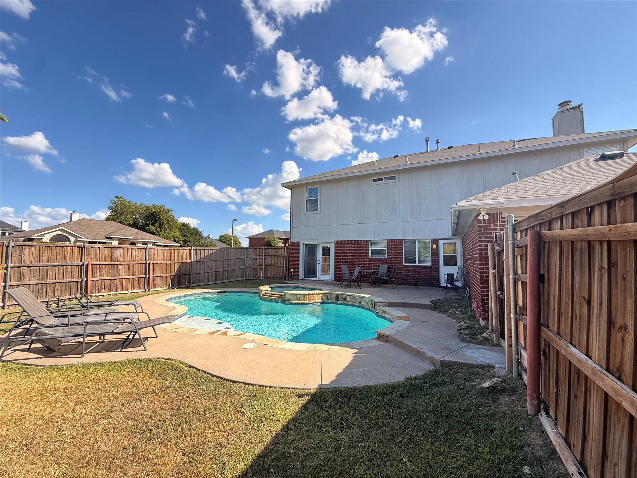 main property photo 18