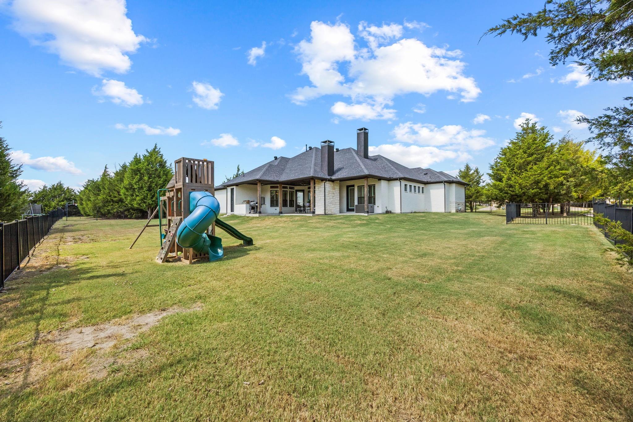 main property photo 35