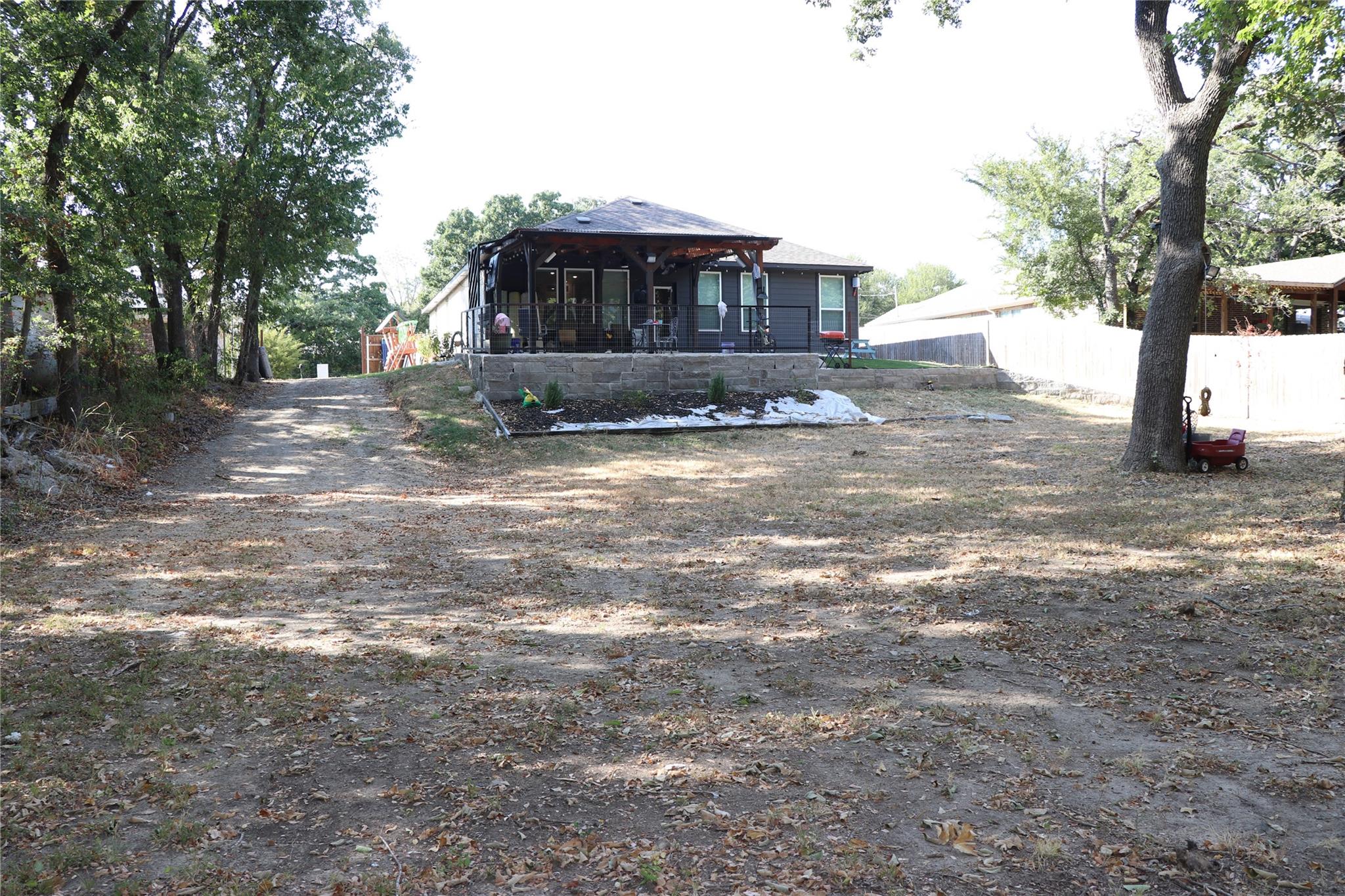main property photo 23