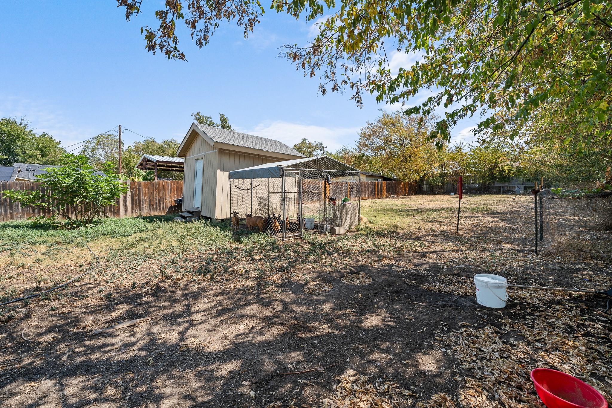 main property photo 10