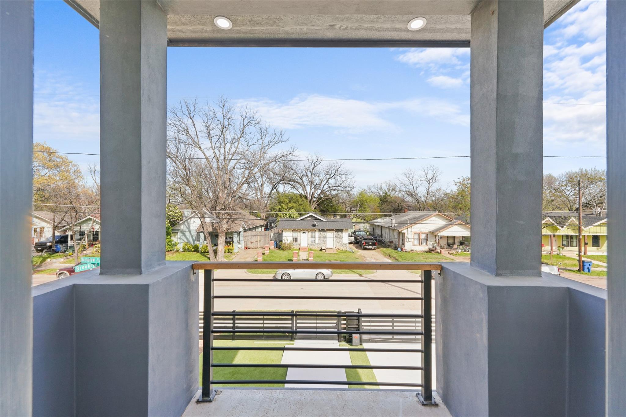main property photo 30