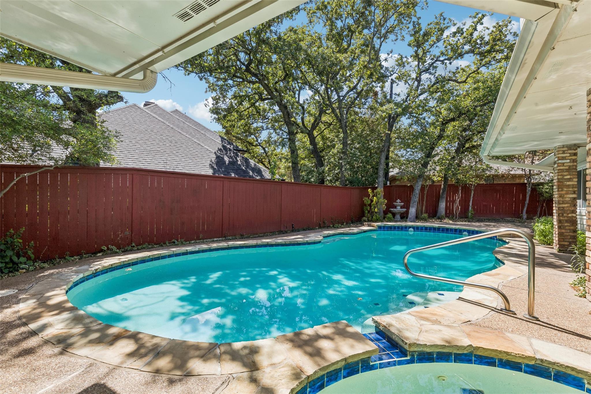 main property photo 21