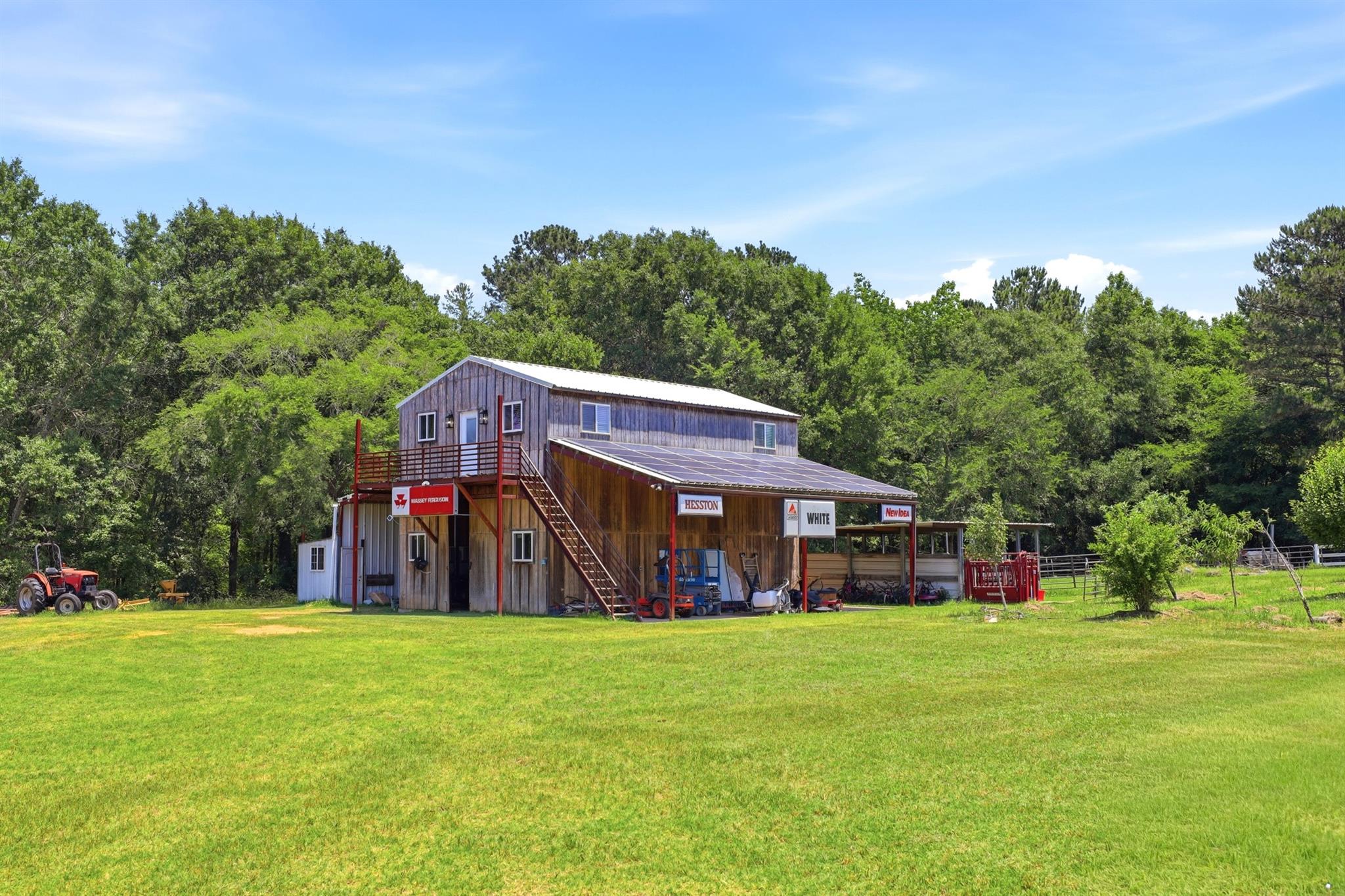 main property photo 28