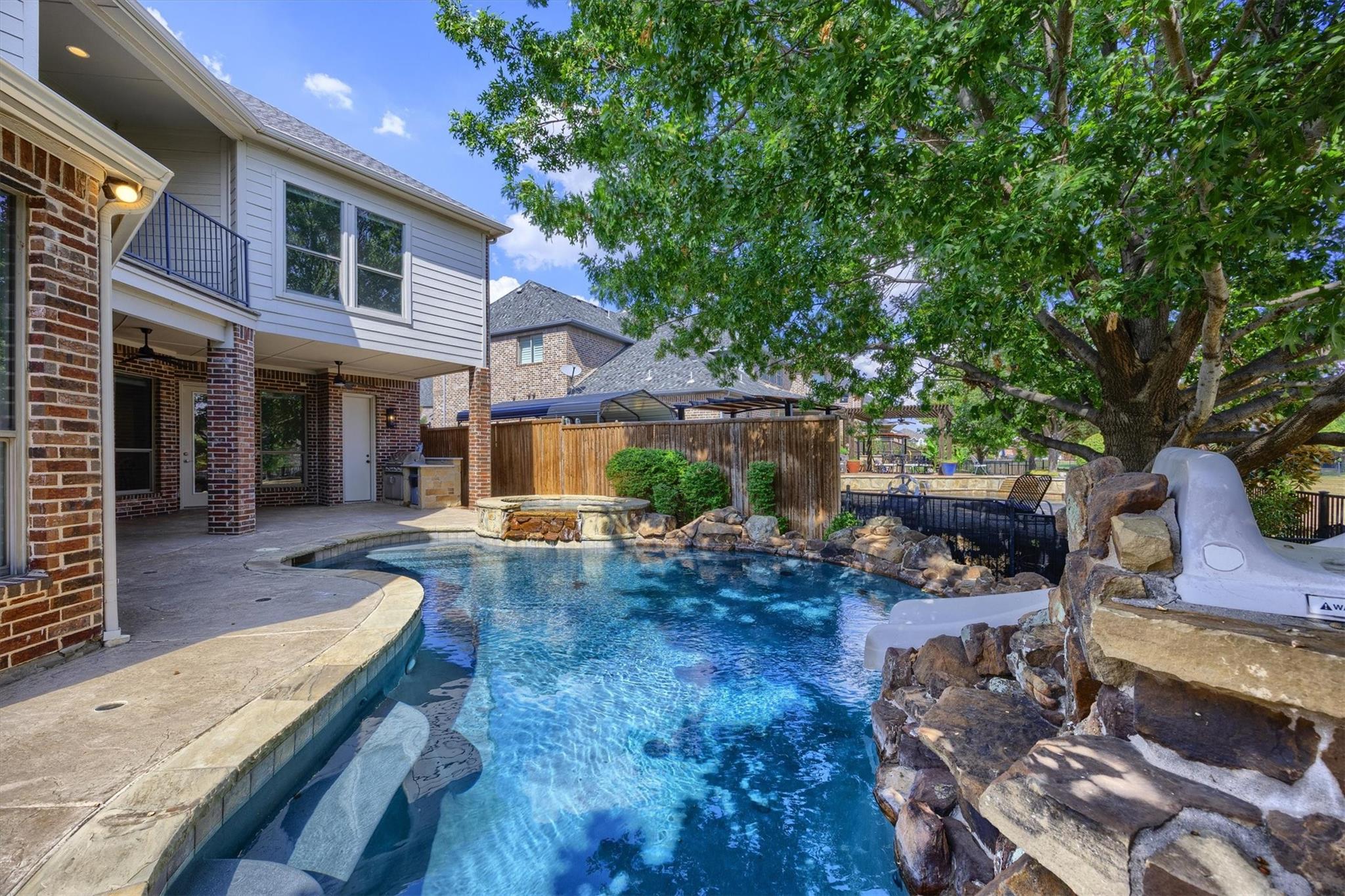main property photo 32