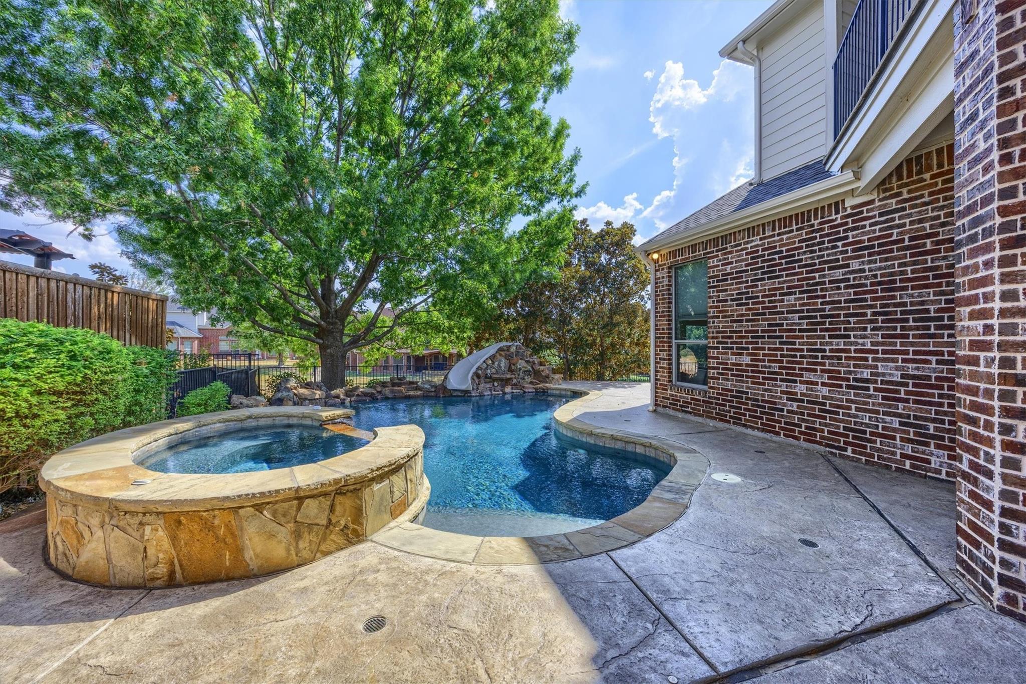 main property photo 33