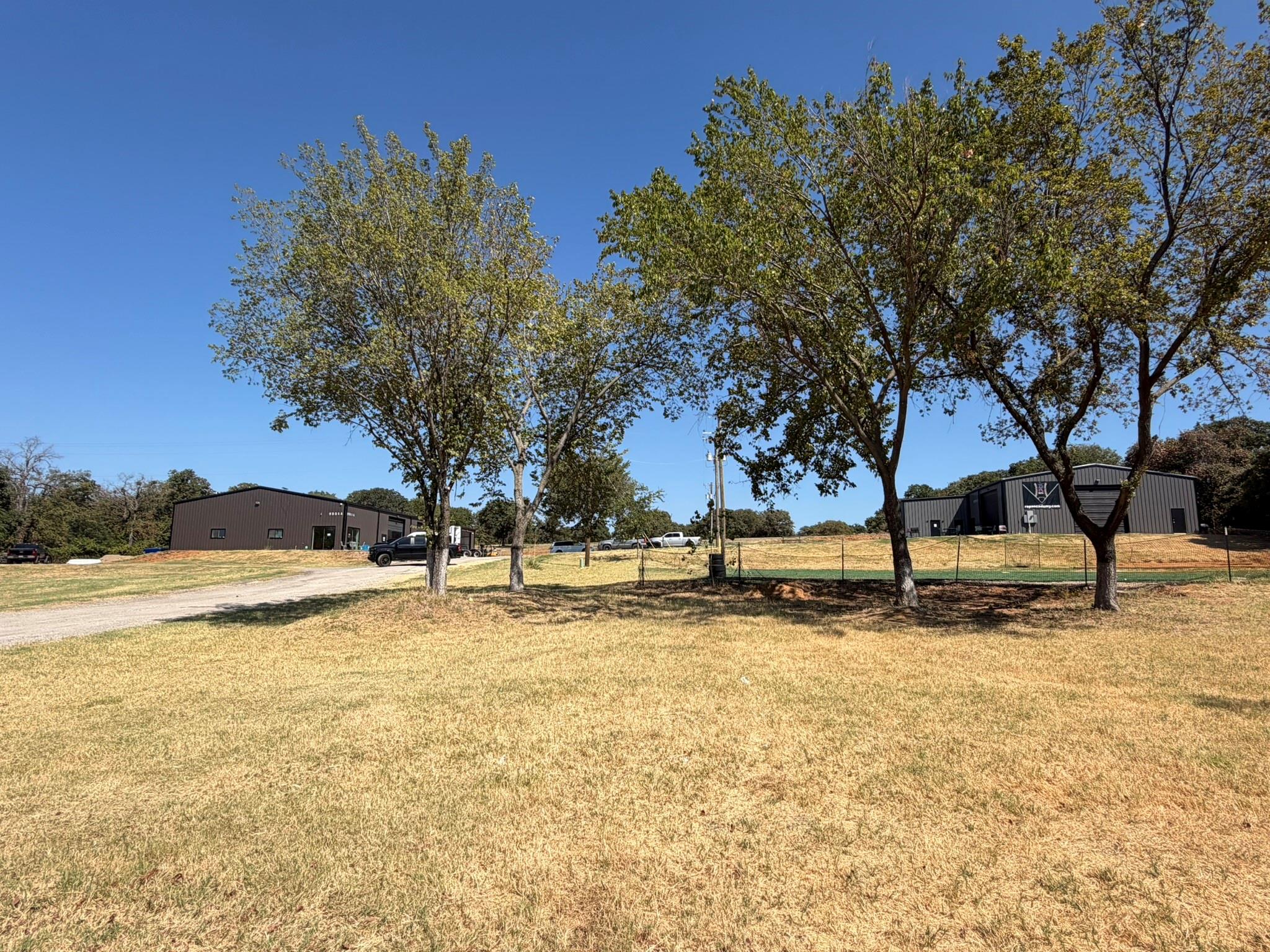 main property photo 17