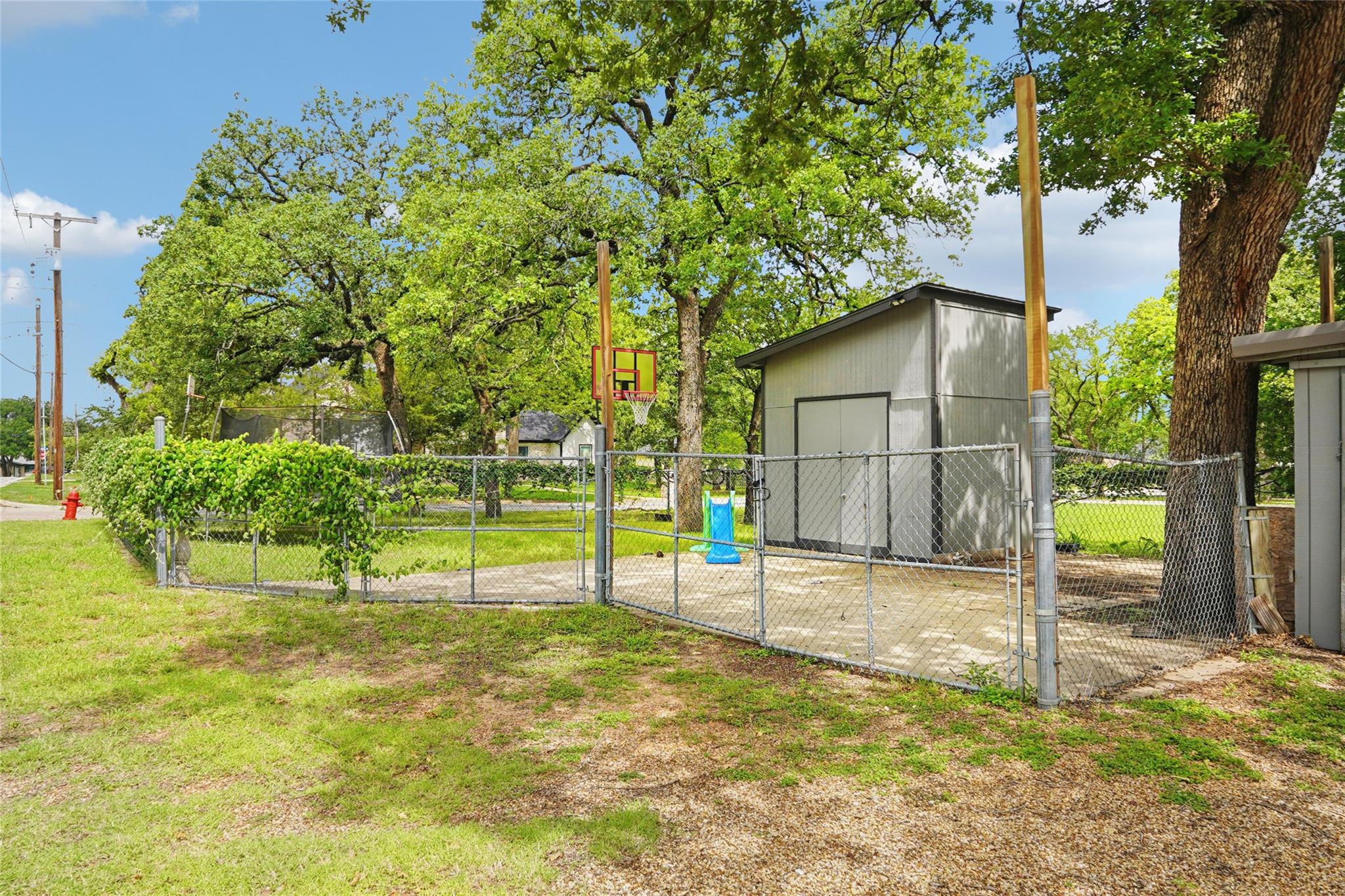main property photo 34