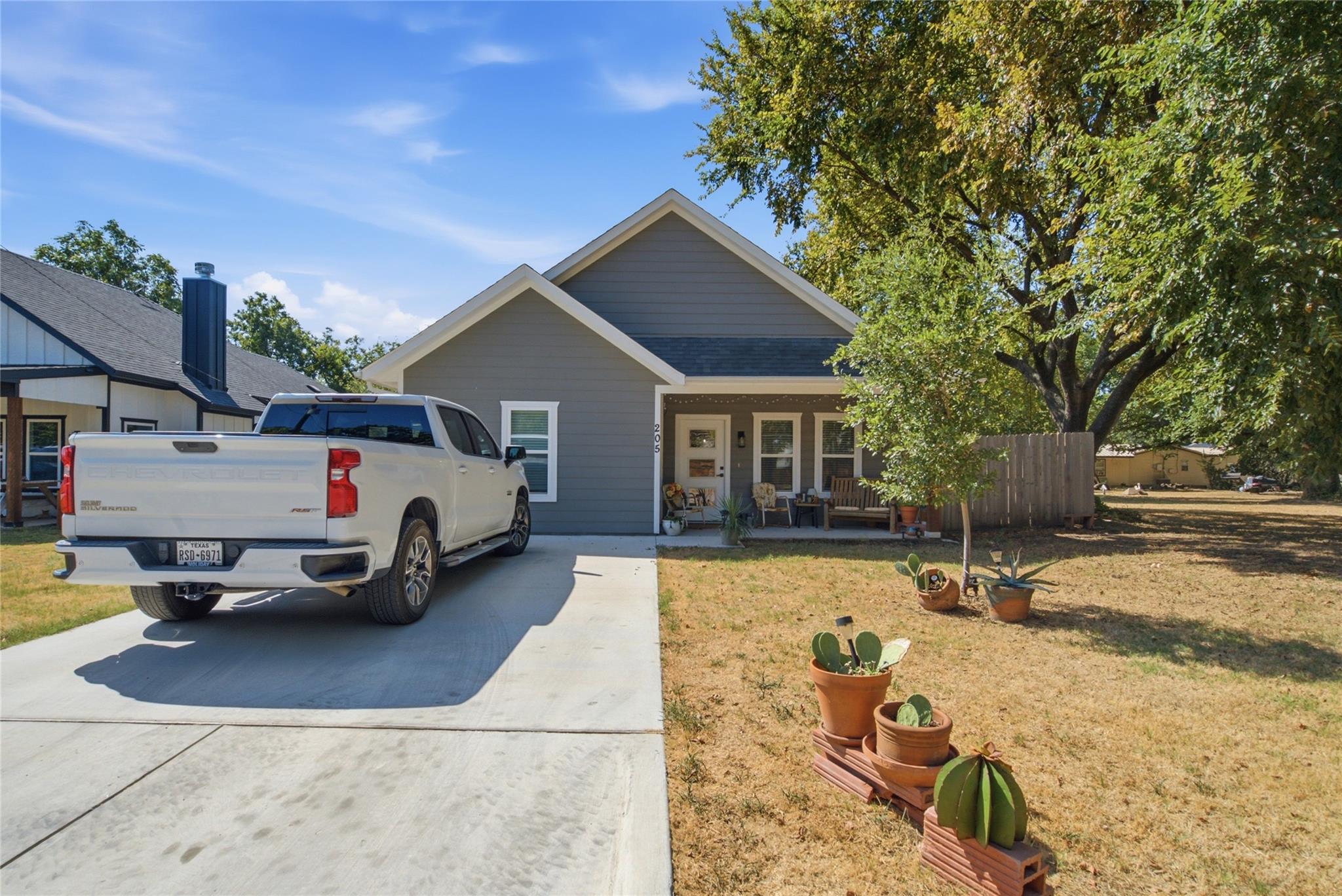 main property photo 20