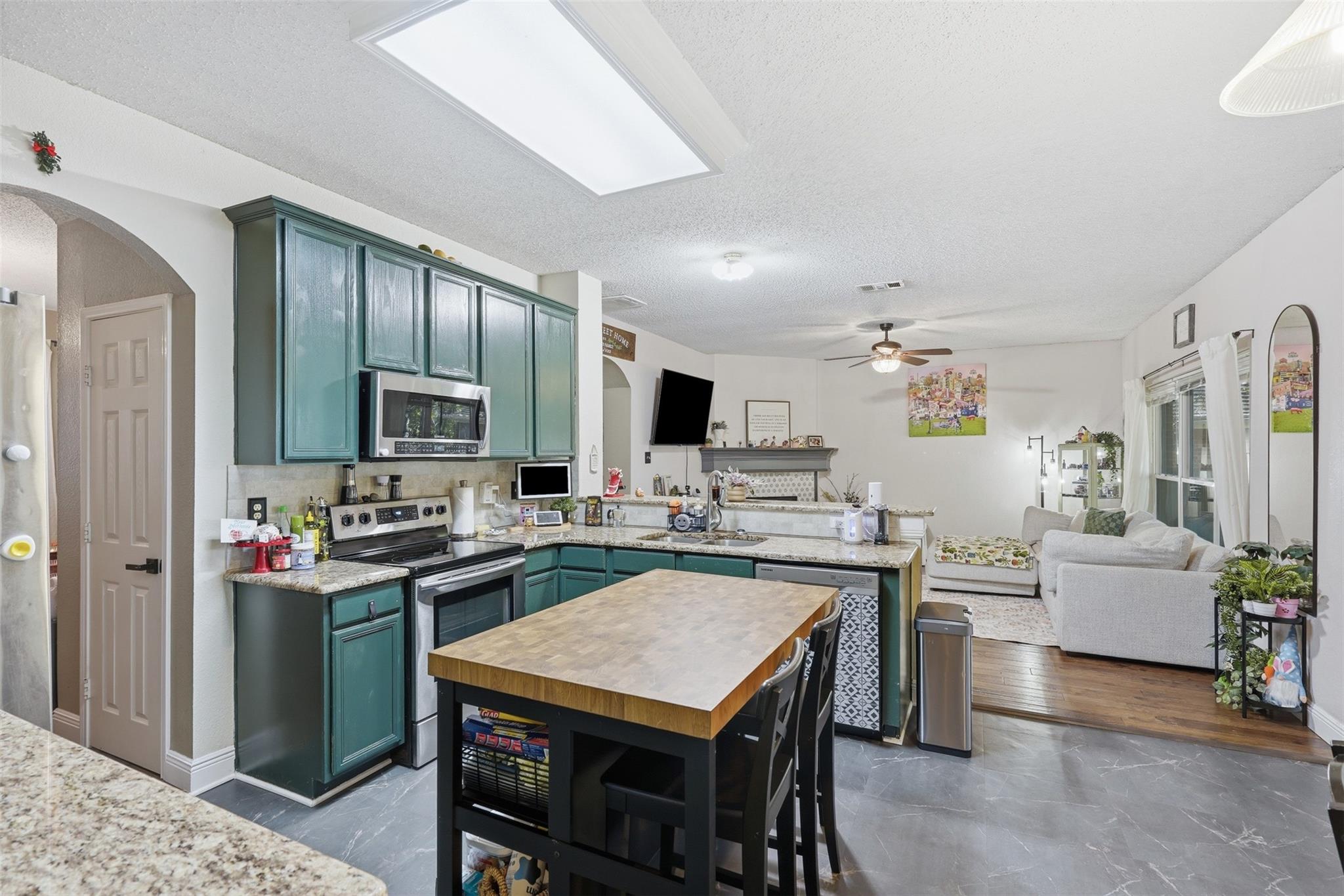 main property photo 8