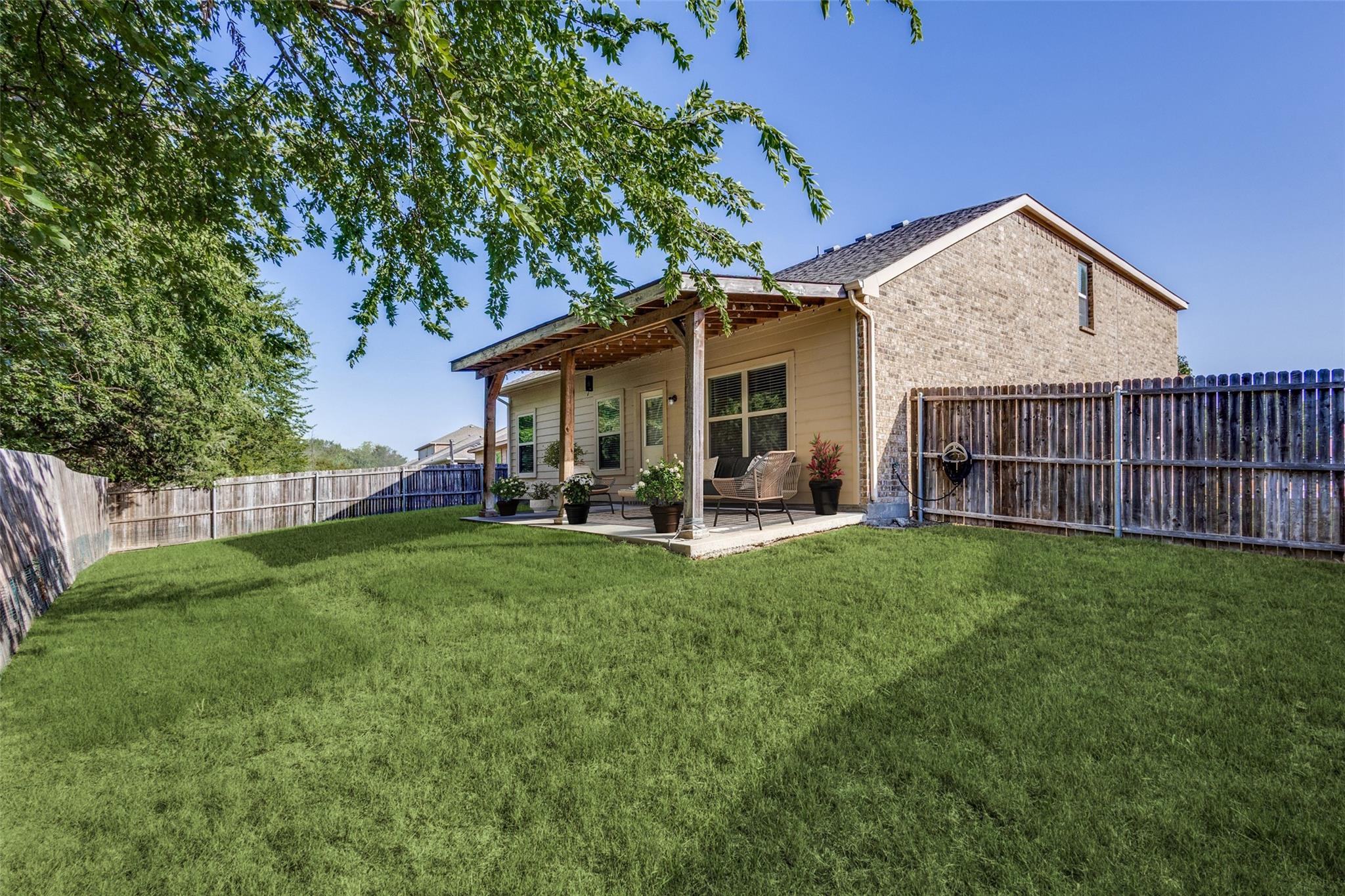 main property photo 30