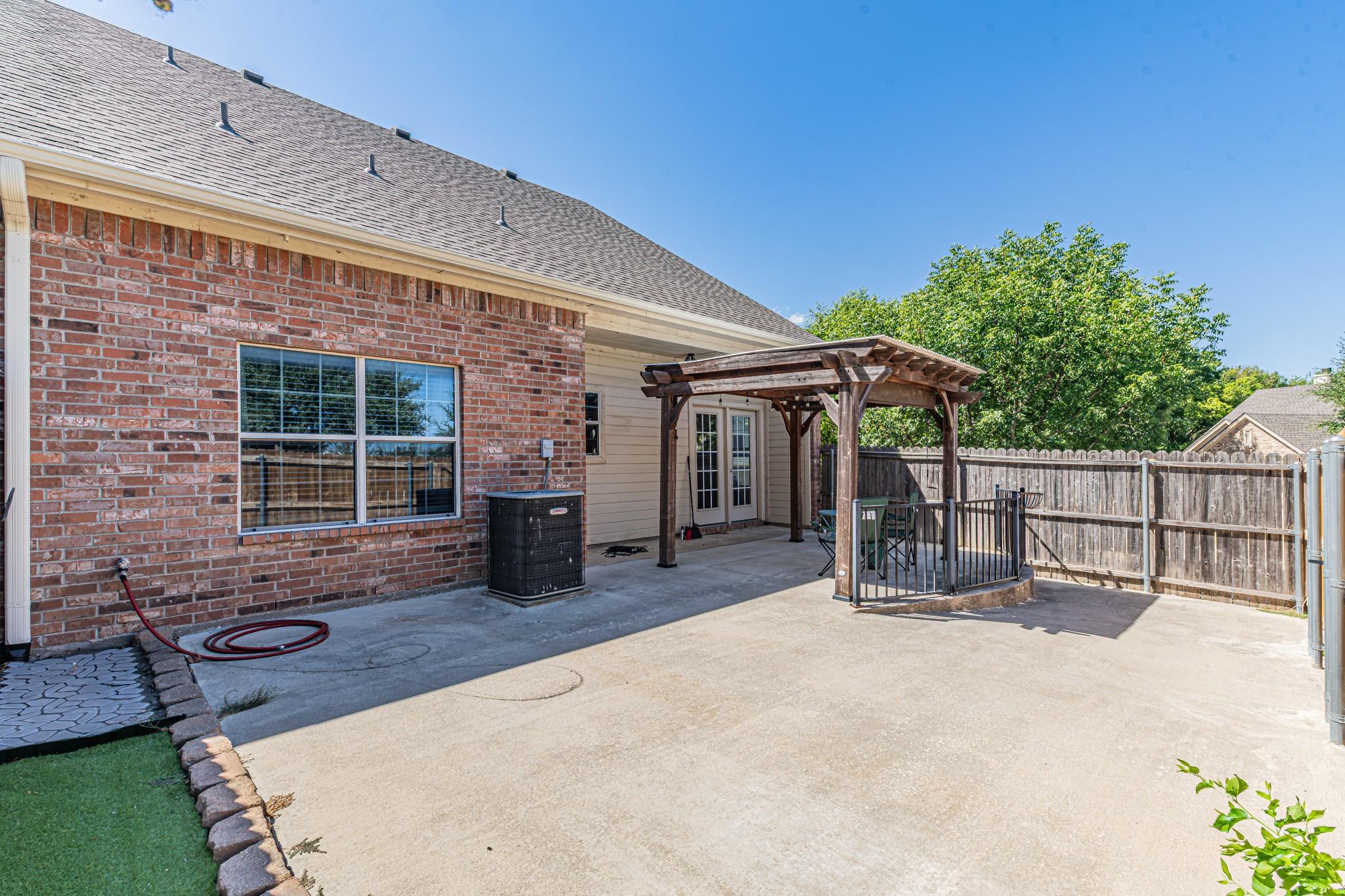 main property photo 18