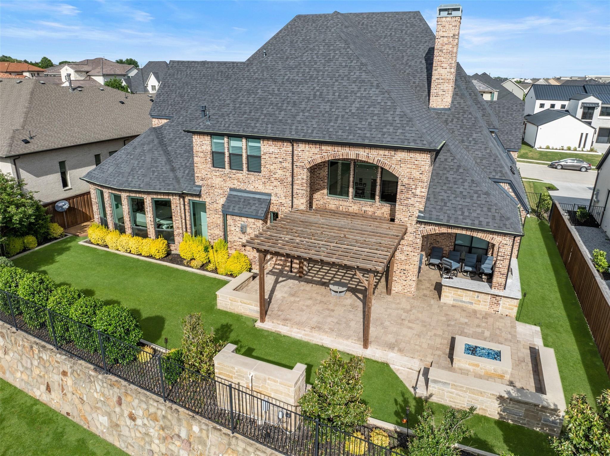 main property photo 2