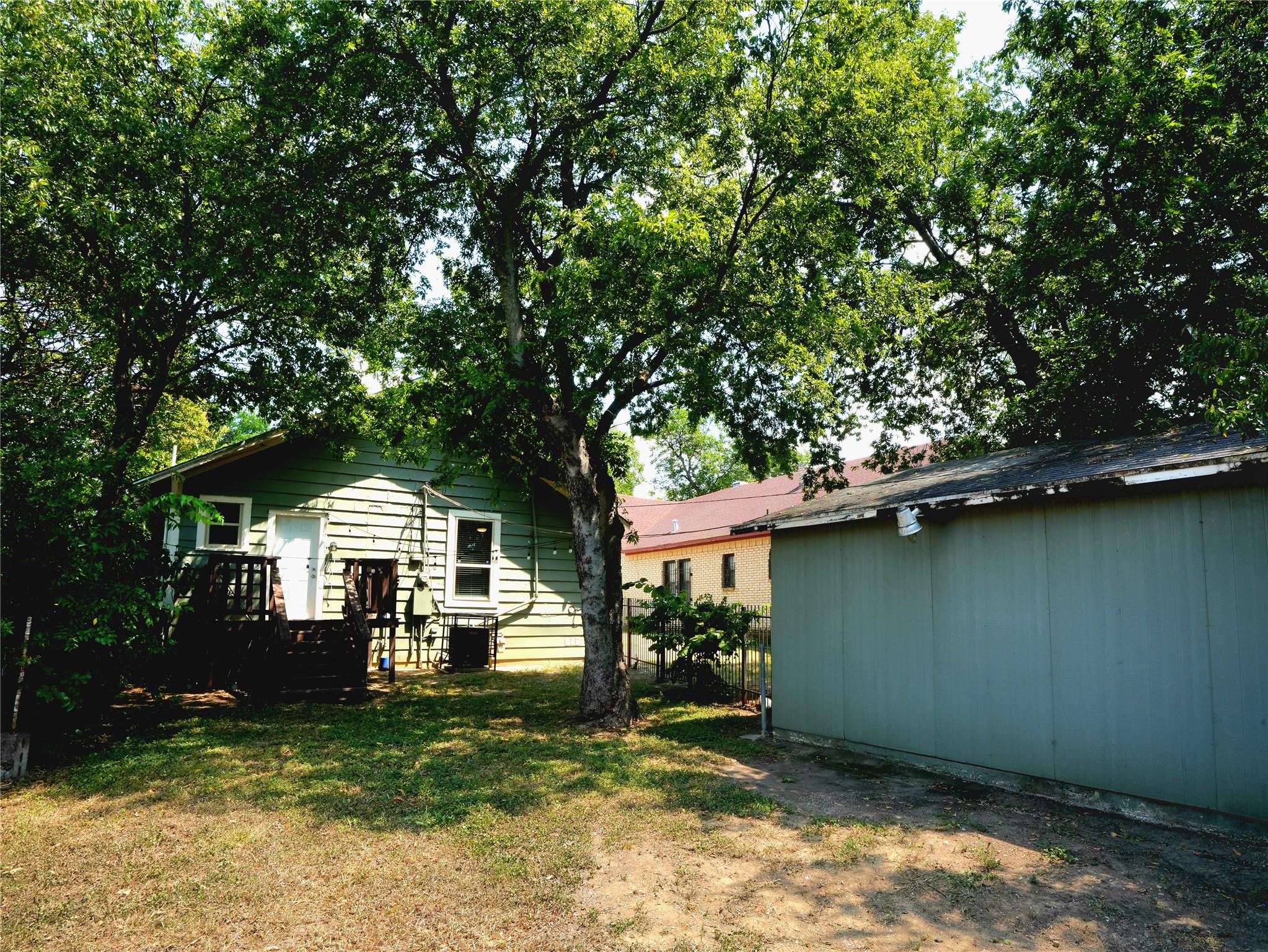 main property photo 11