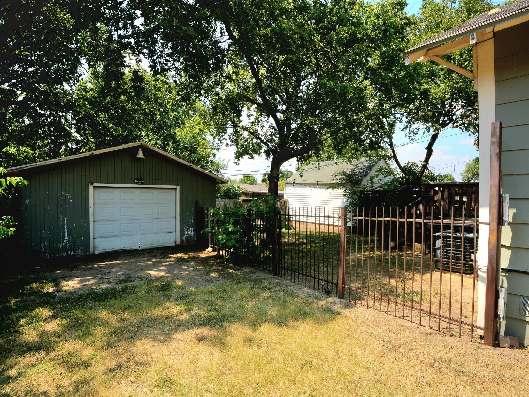 main property photo 8