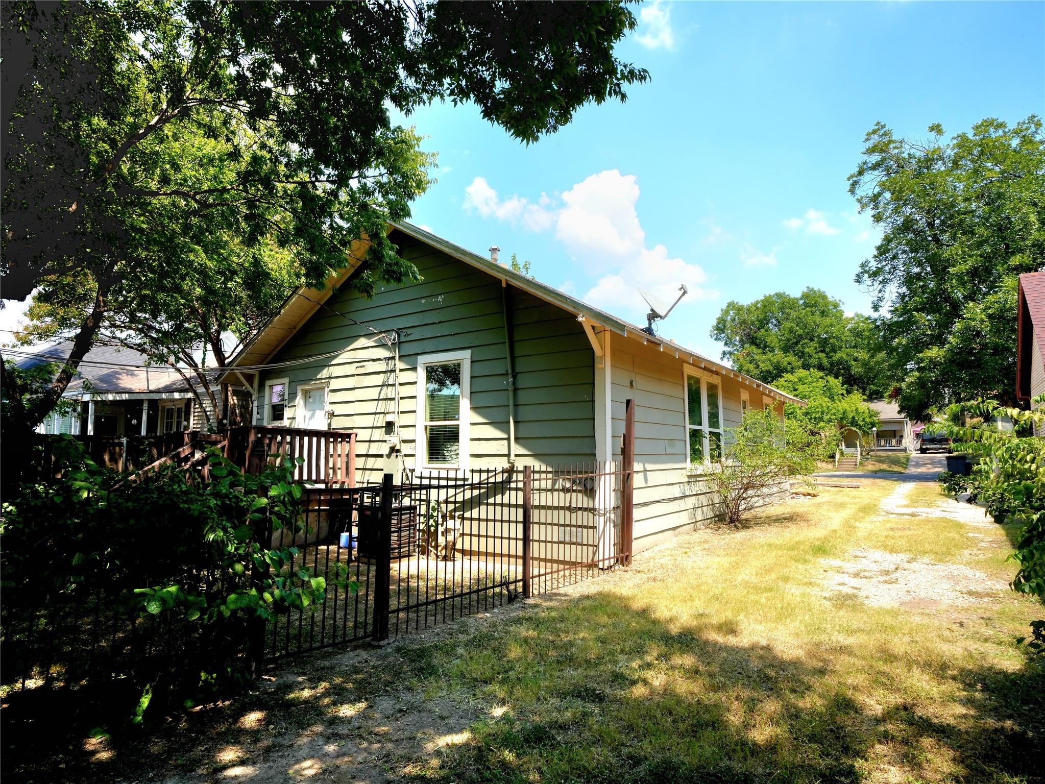 main property photo 9