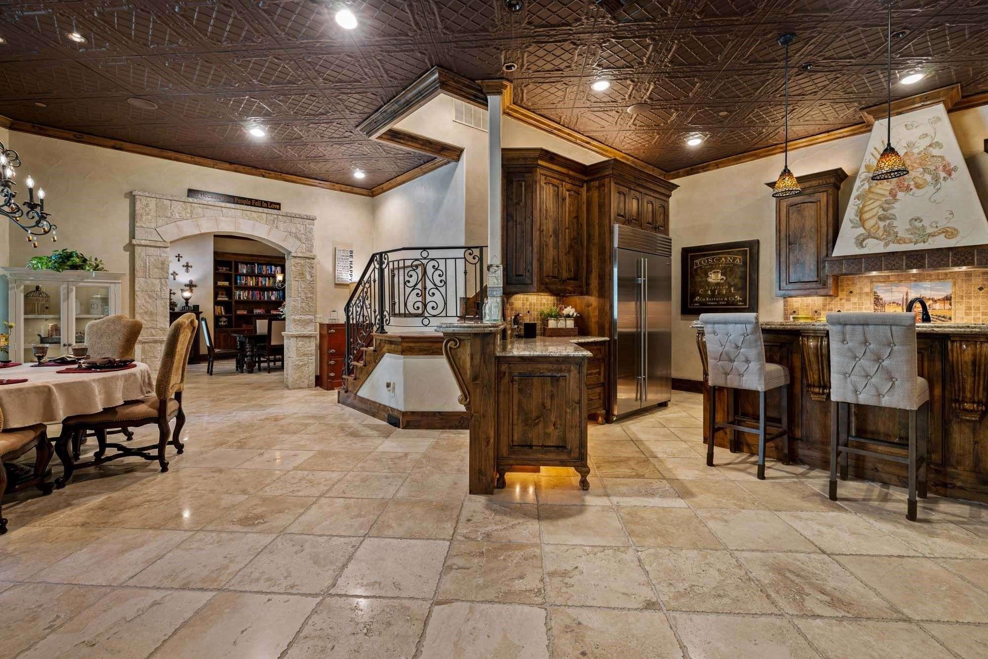 main property photo 10