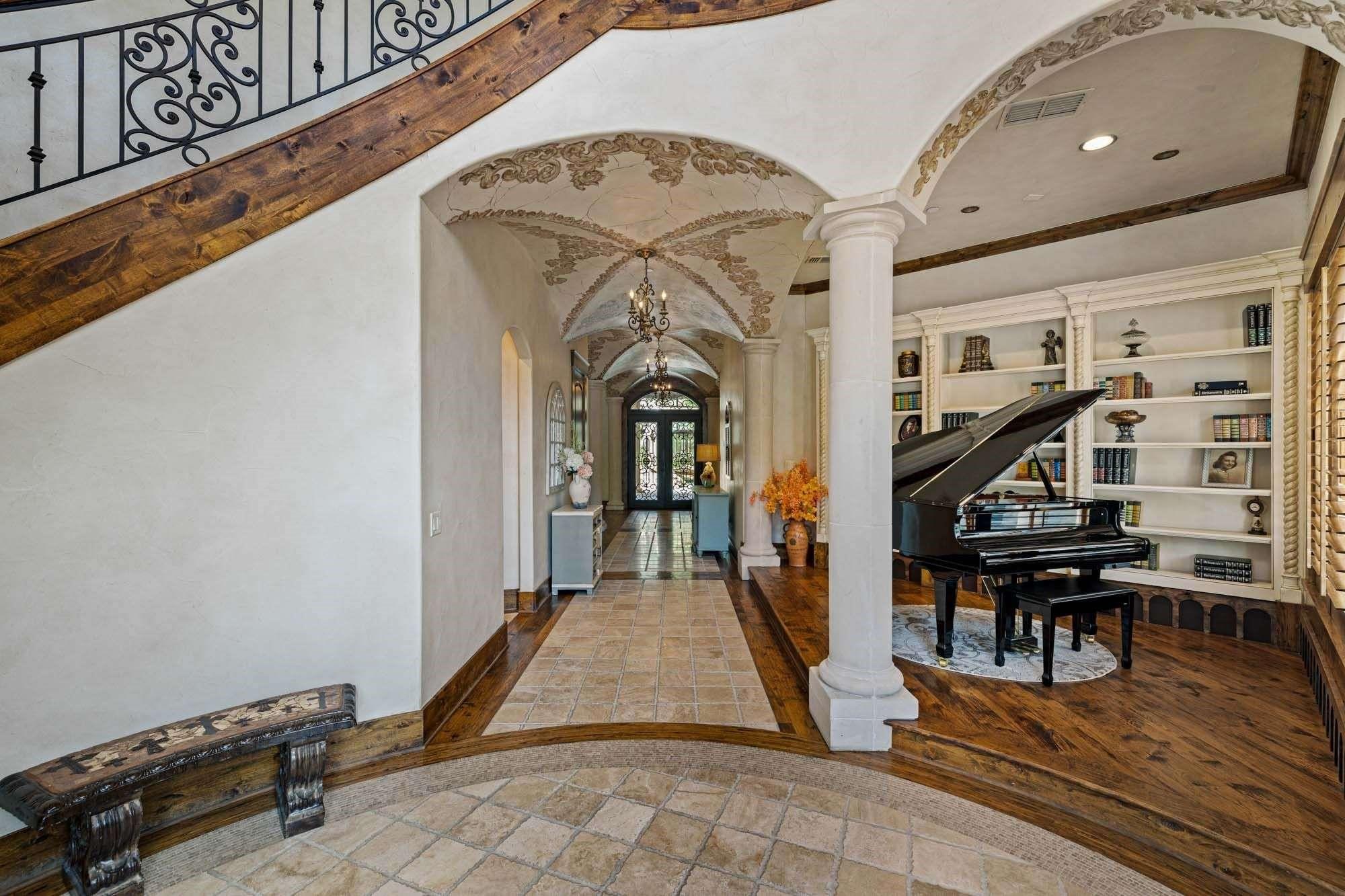 main property photo 4
