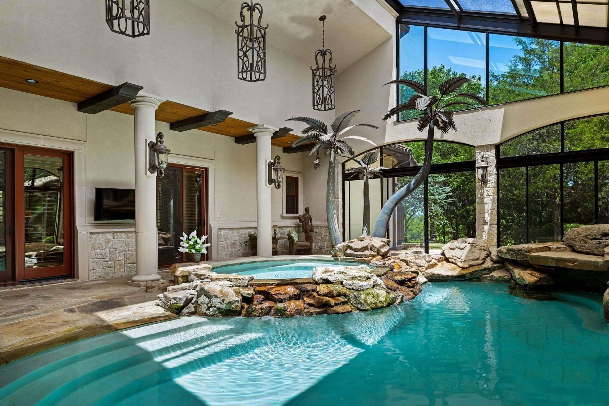 main property photo 8