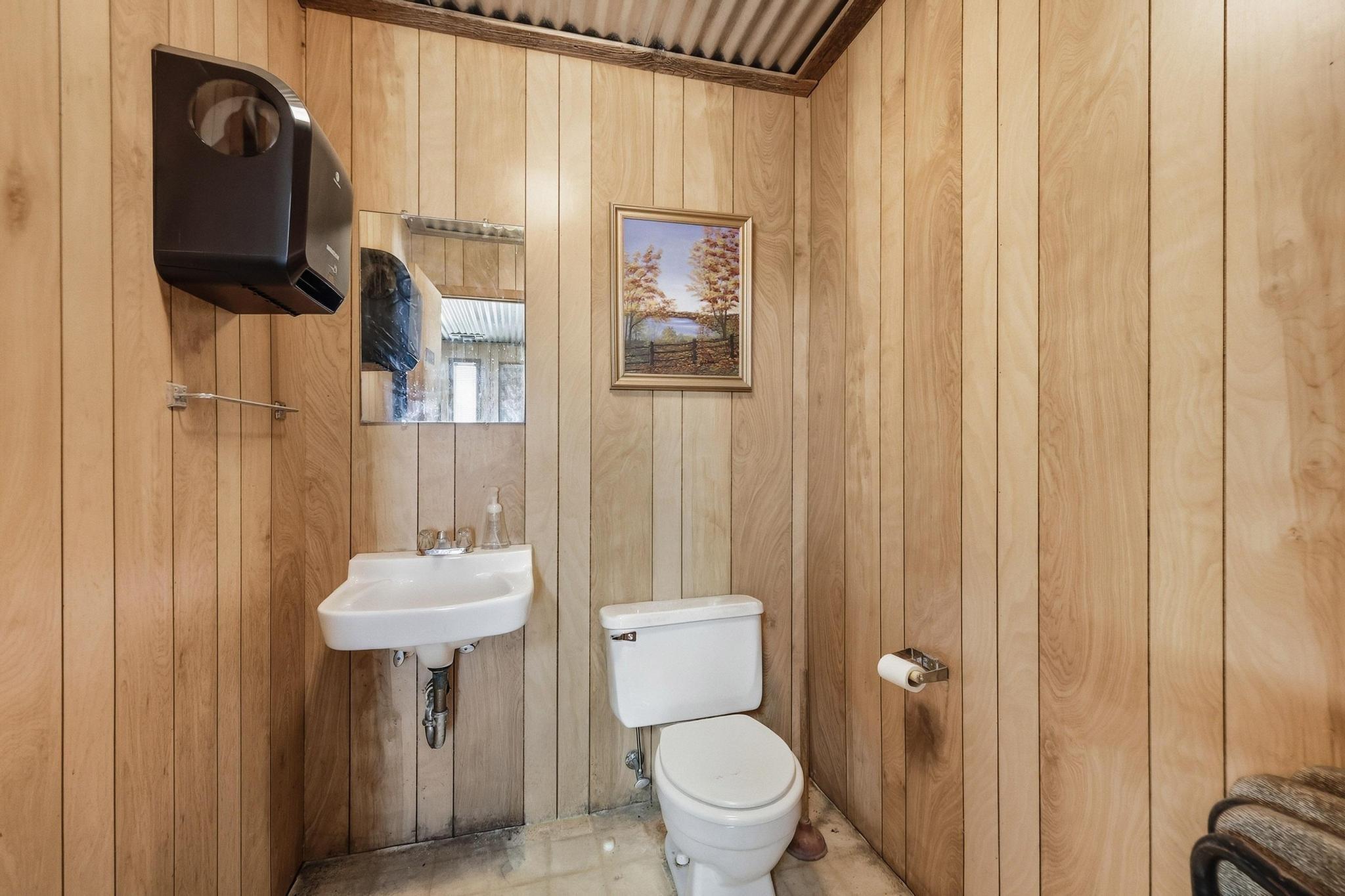 main property photo 12