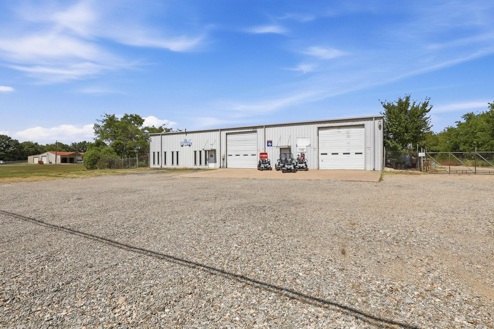 main property photo 23