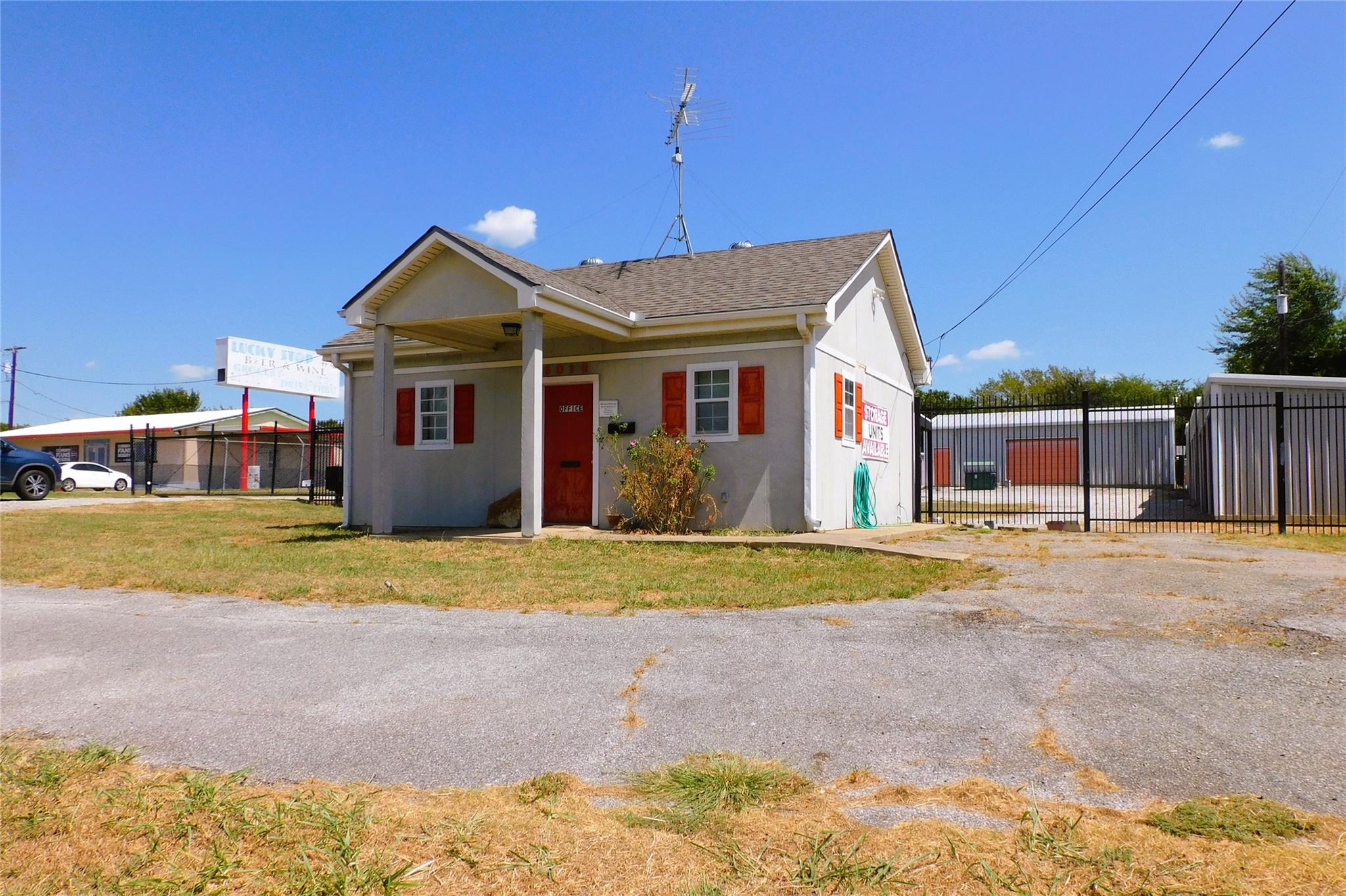 main property photo 3