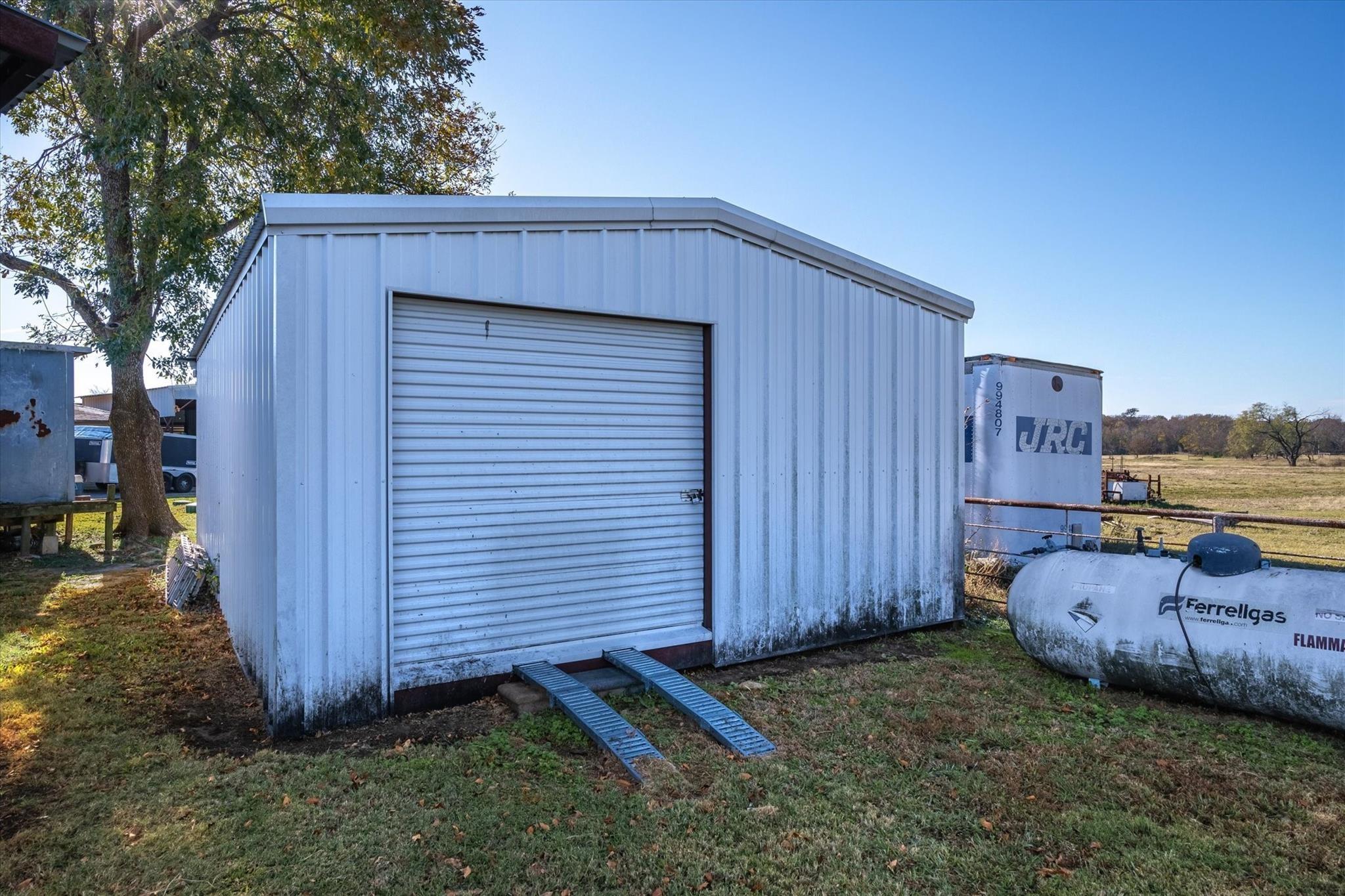 main property photo 36