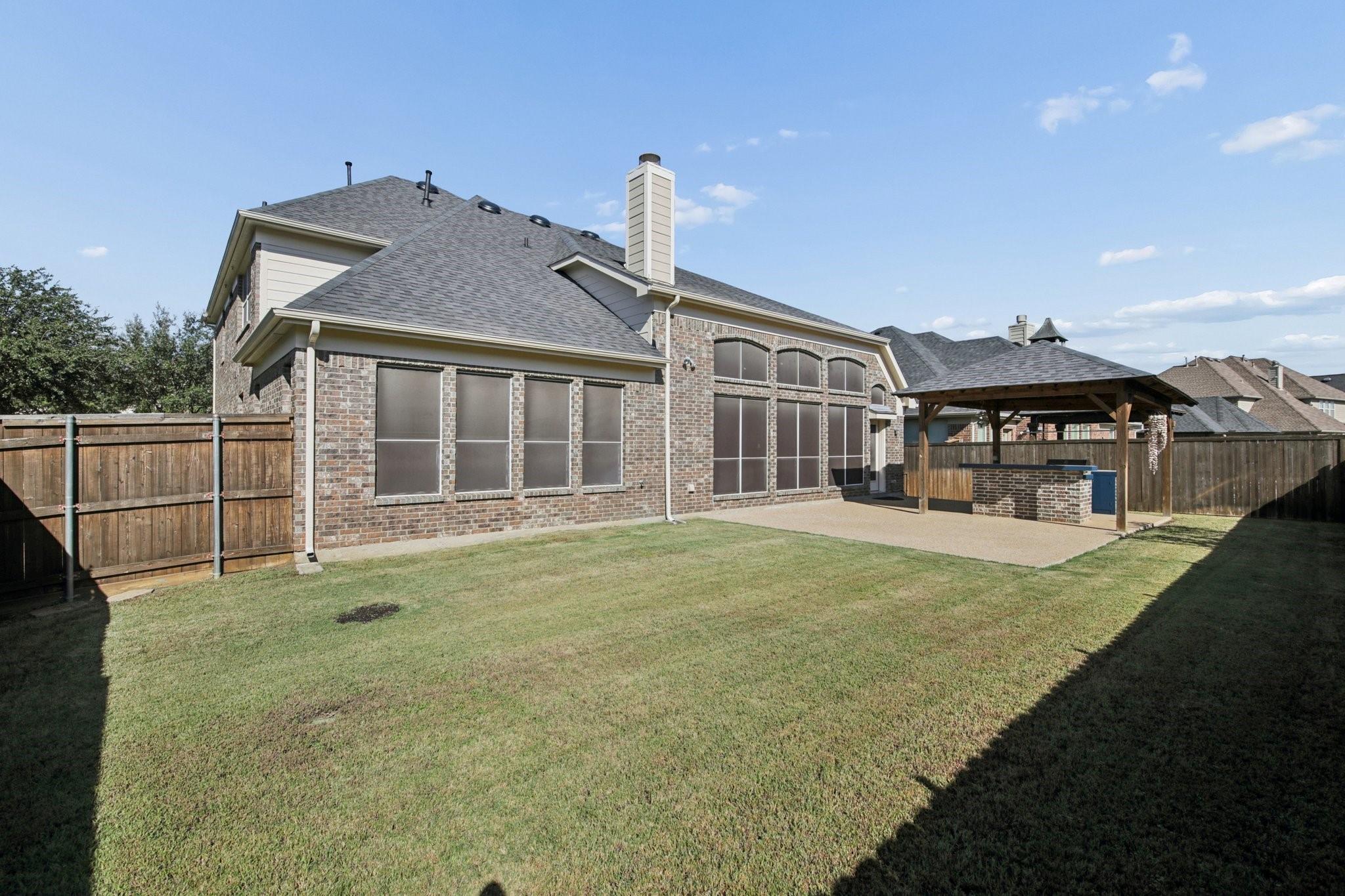 main property photo 25