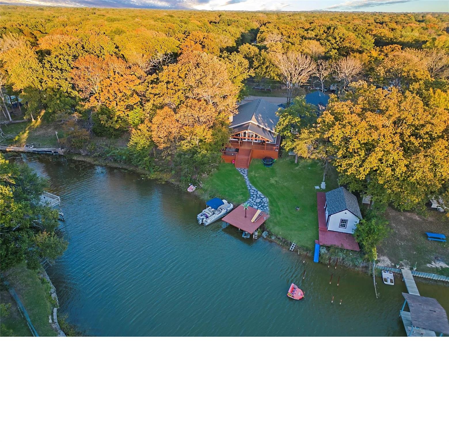 main property photo 30