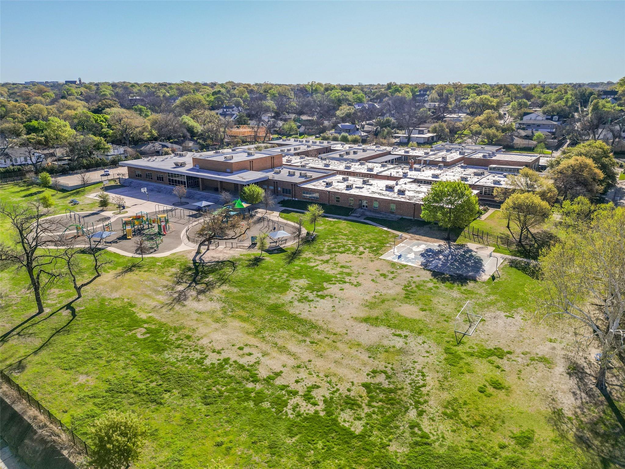 main property photo 16