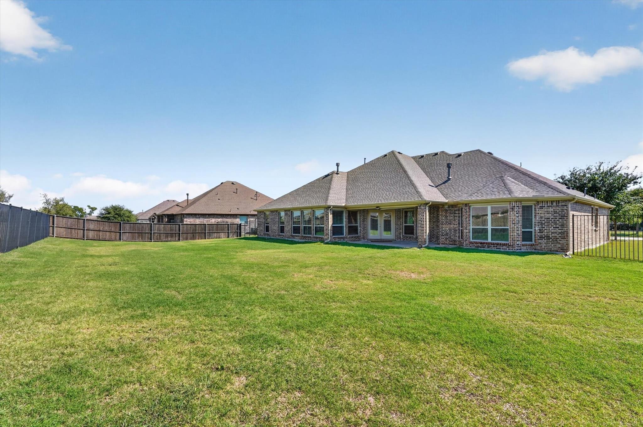 main property photo 30