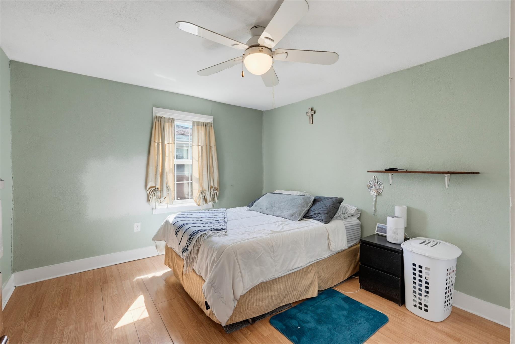 main property photo 17