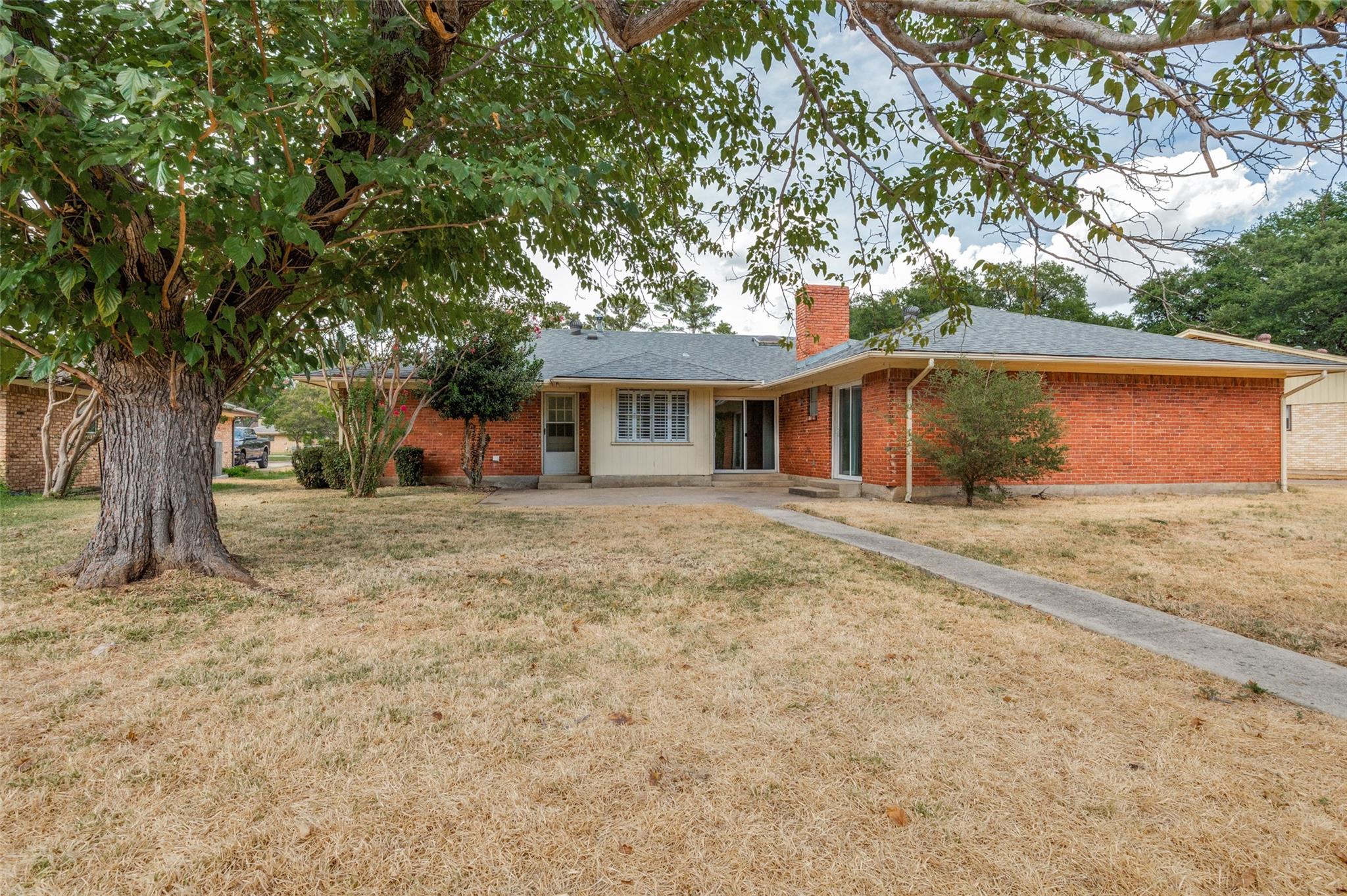main property photo 20