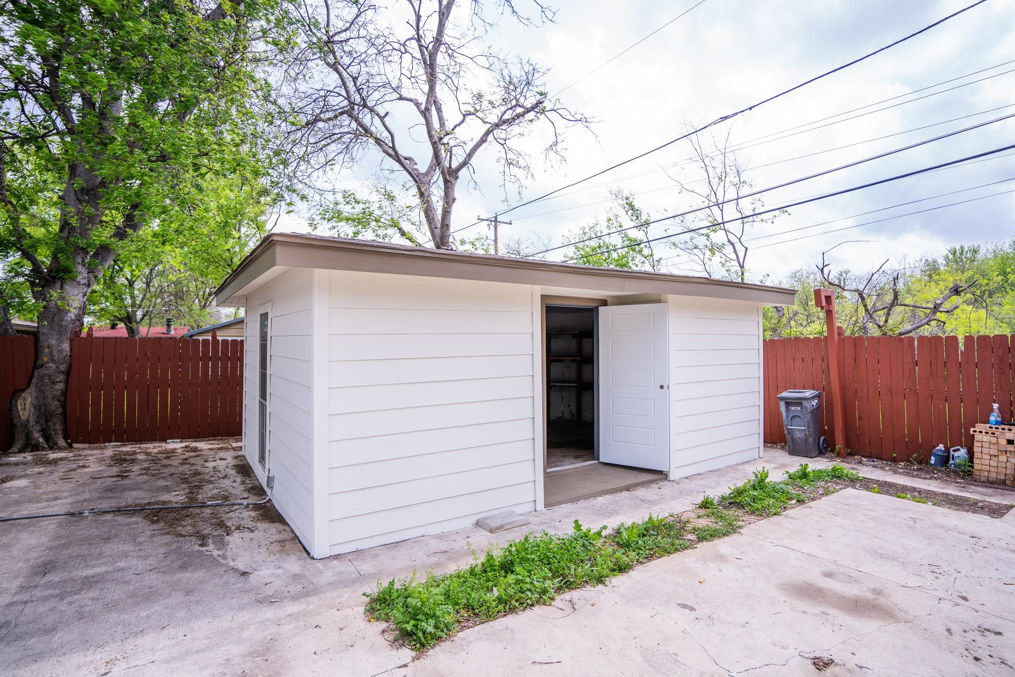 main property photo 21
