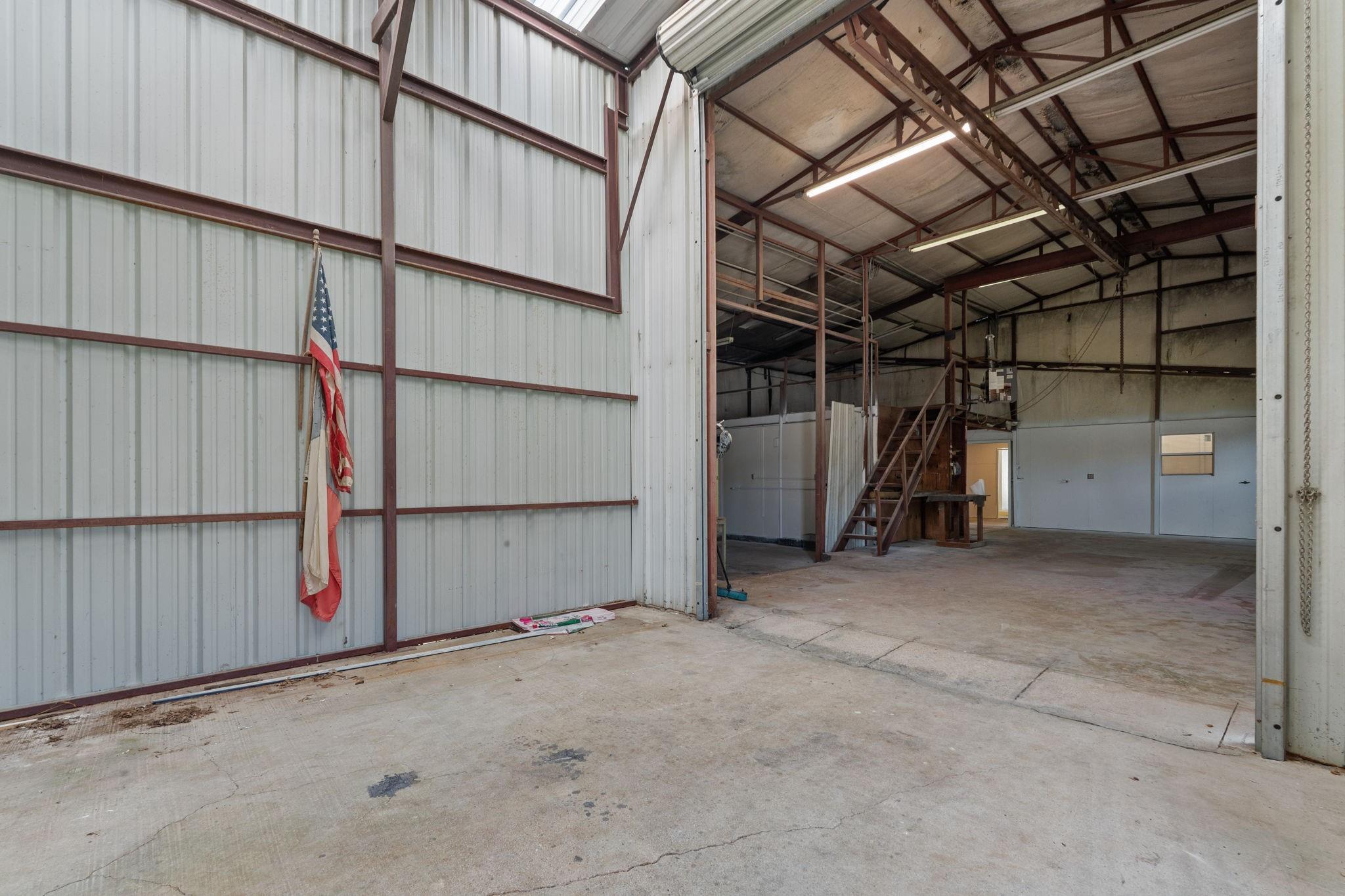 main property photo 13