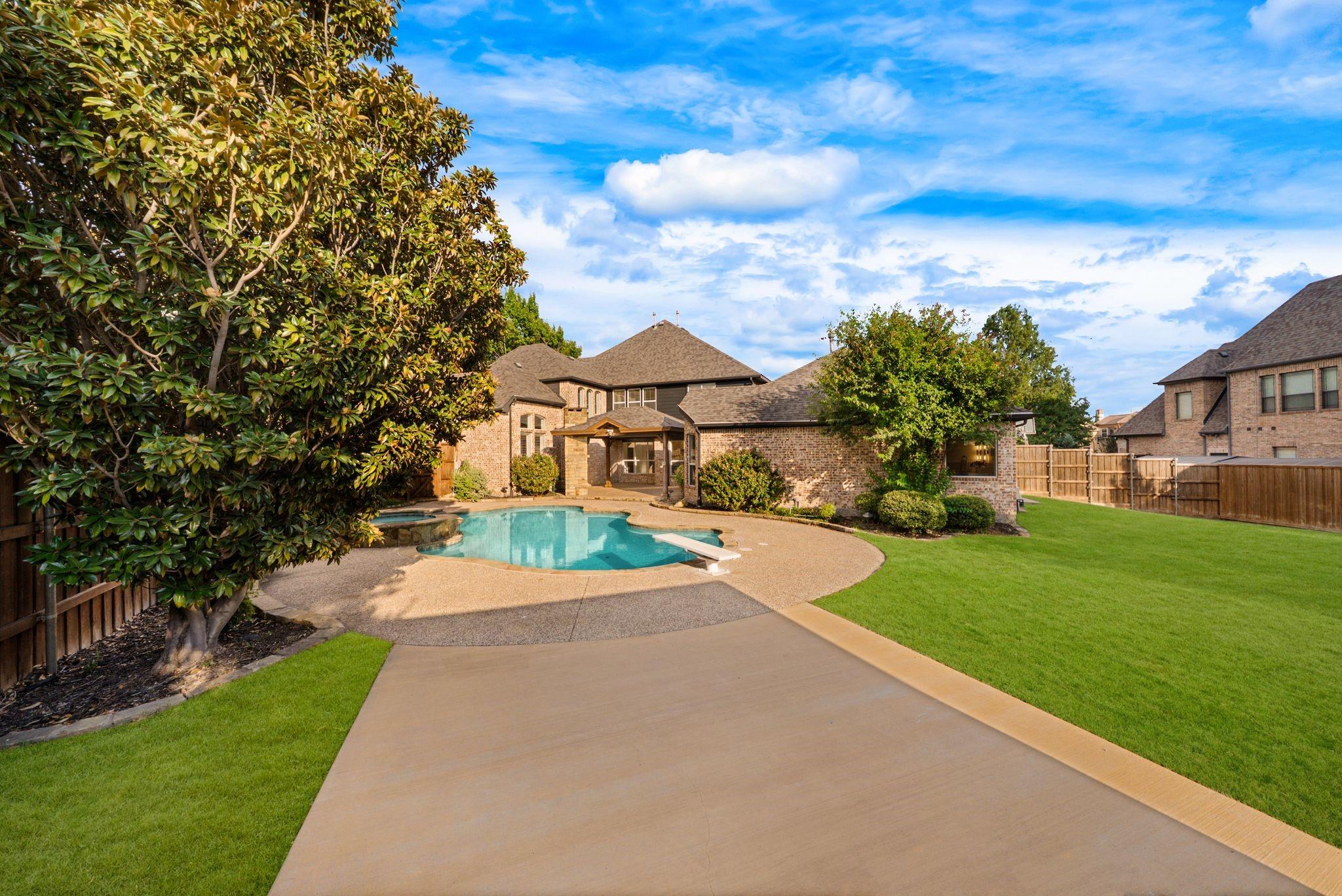 main property photo 33