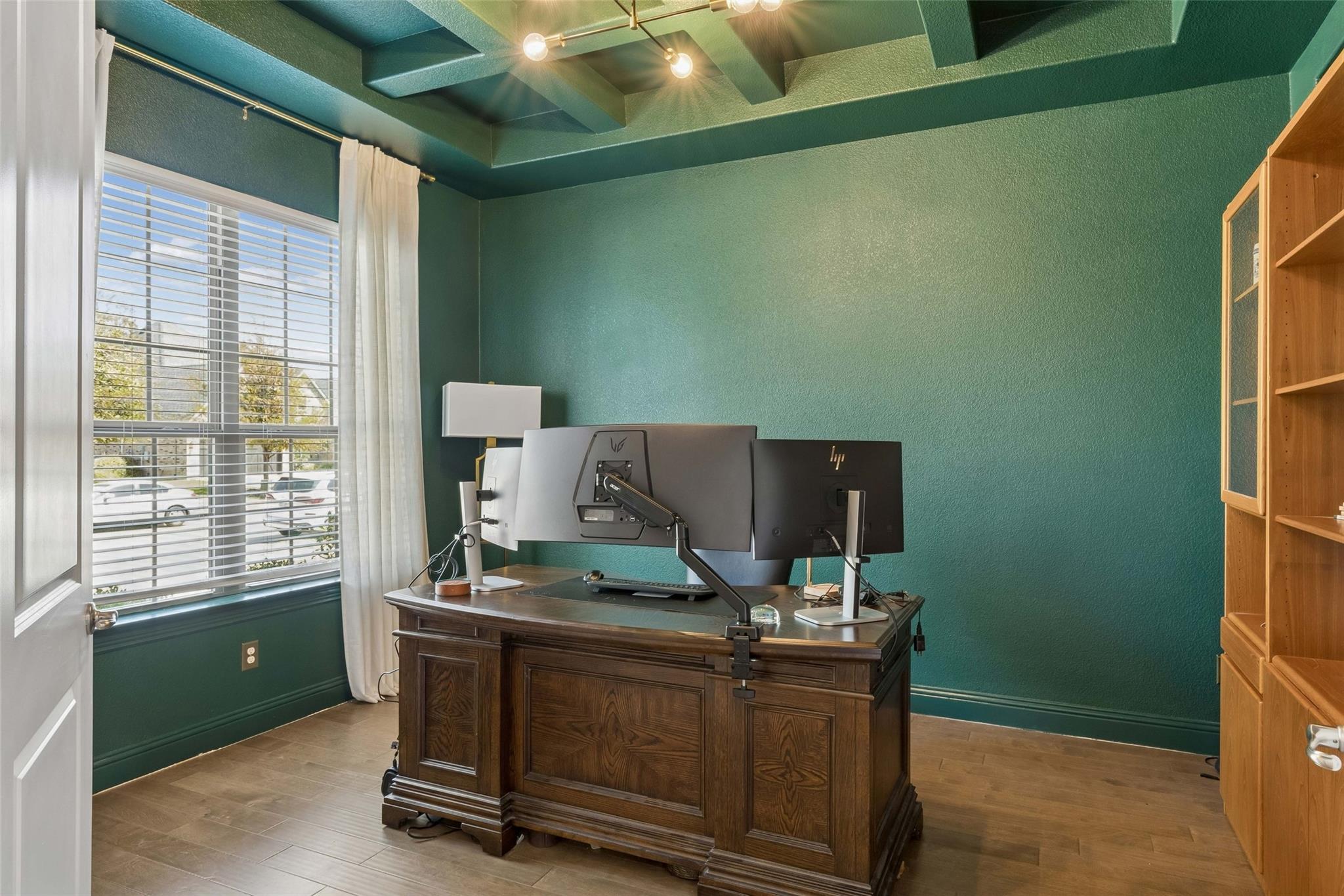 main property photo 19