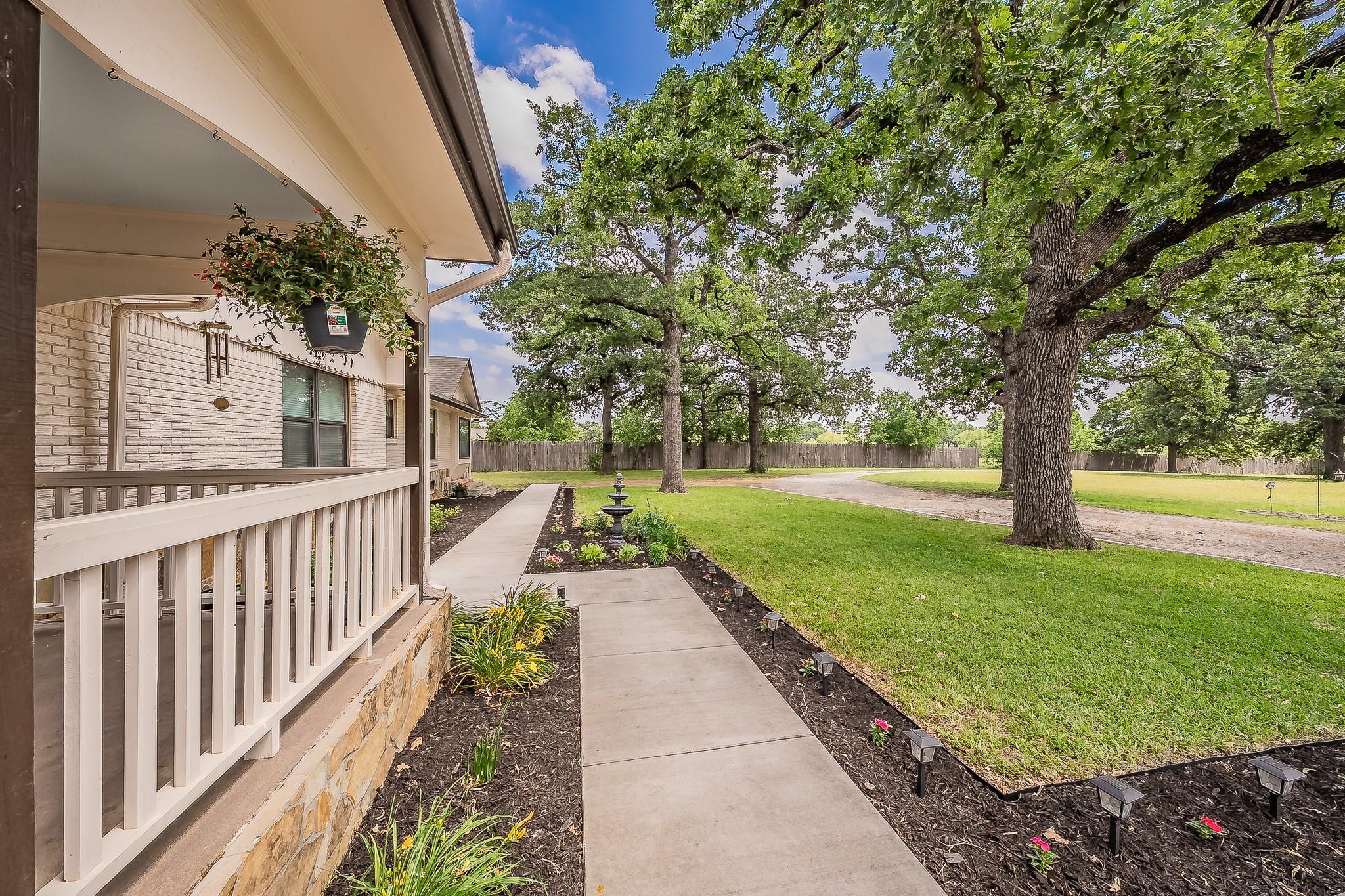 main property photo 8