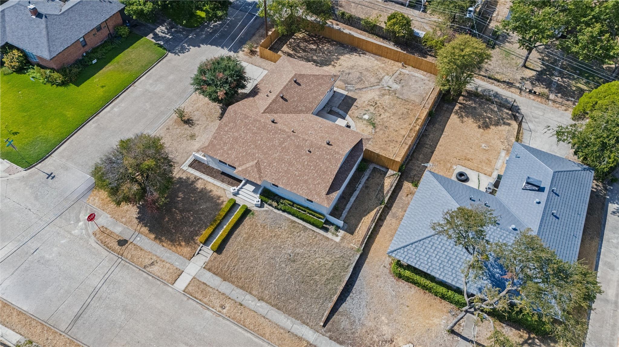 main property photo 19