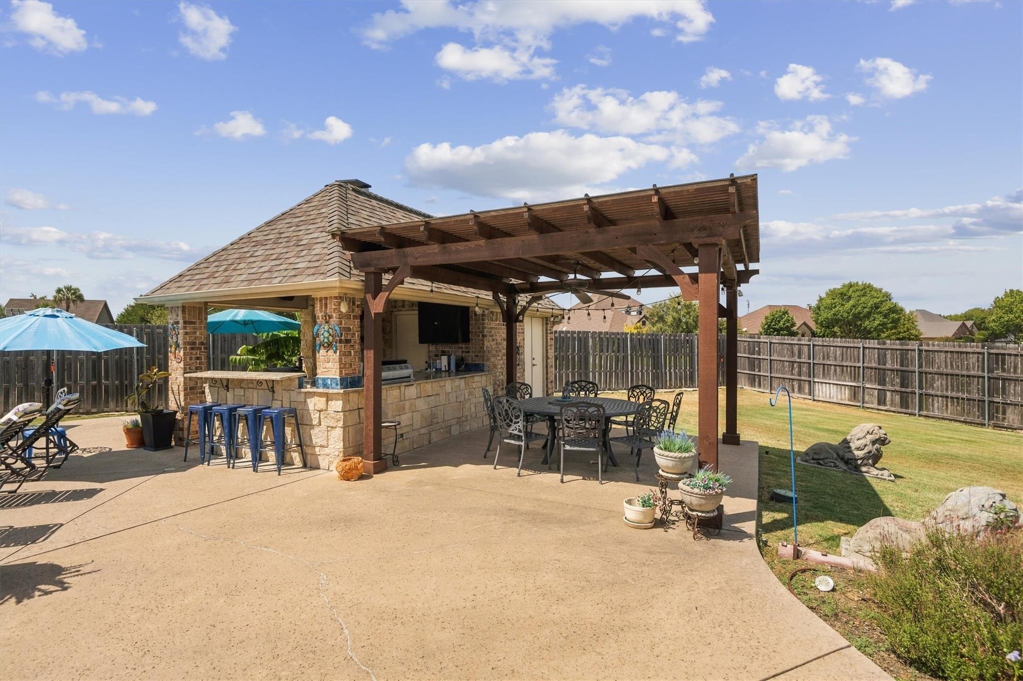 main property photo 10