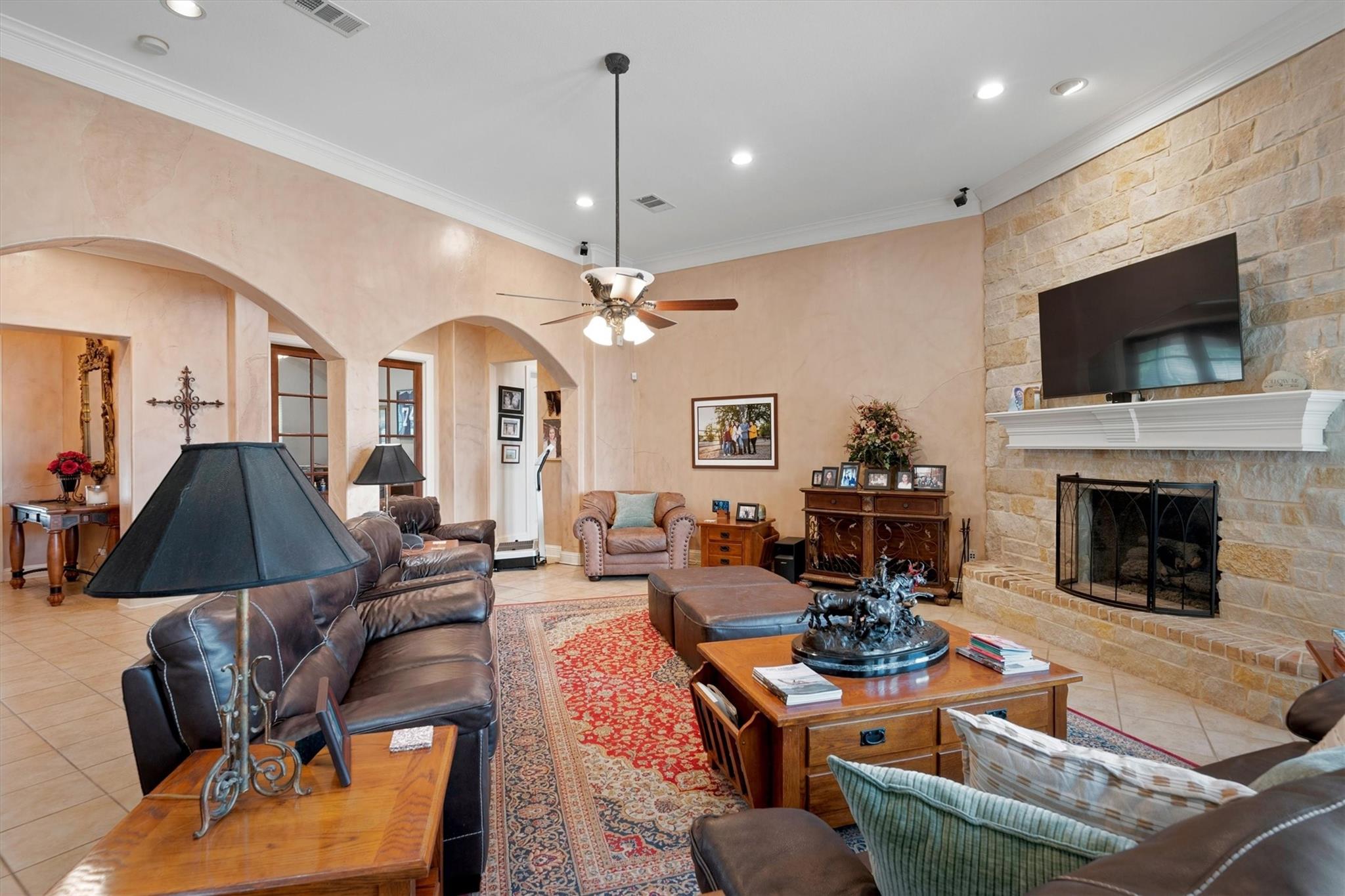 main property photo 19