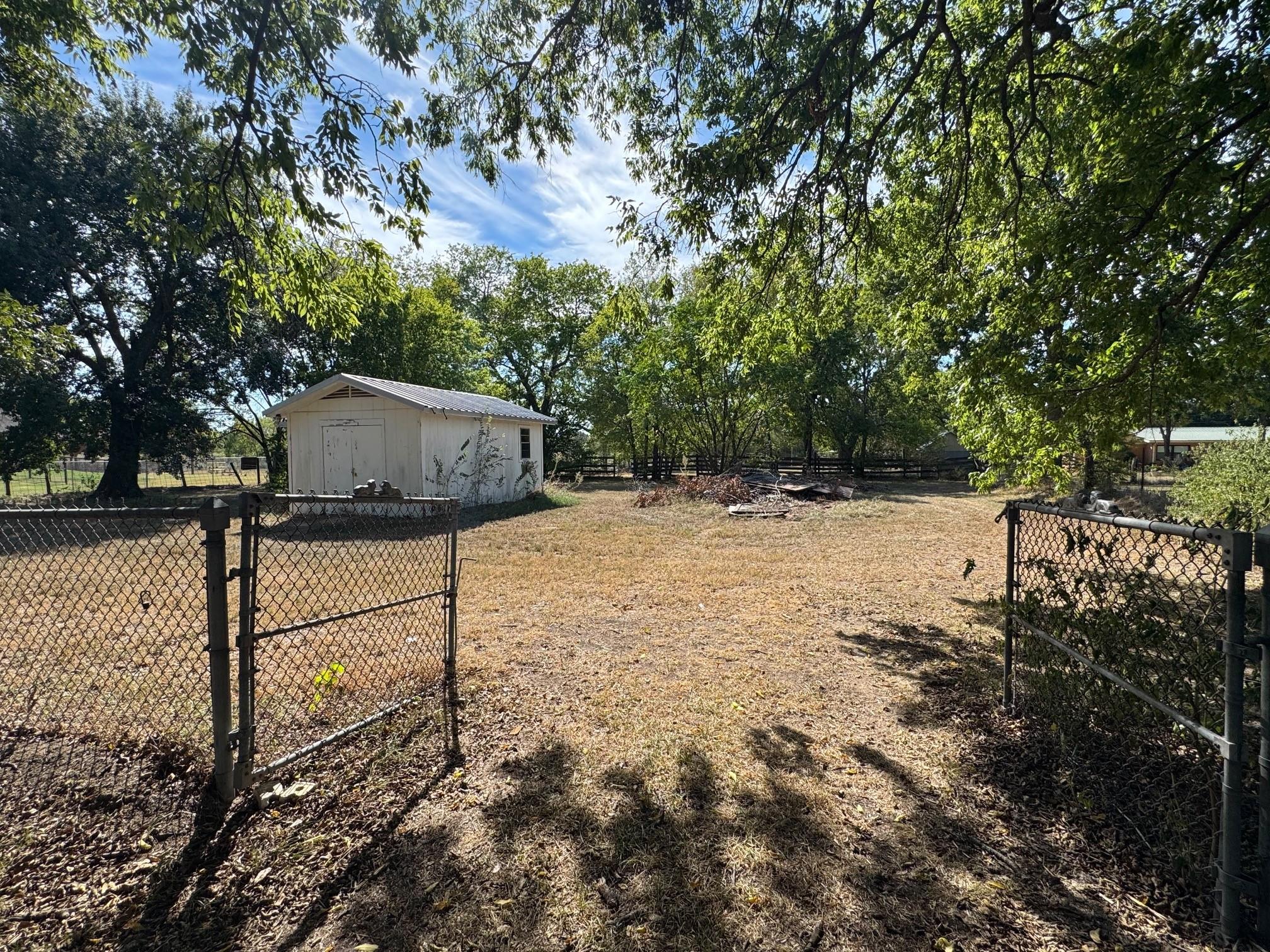 main property photo 16